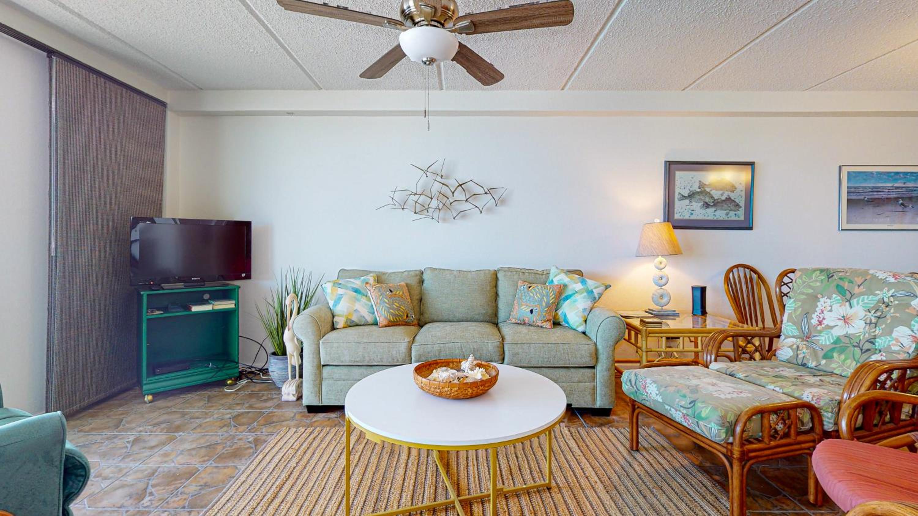 Mustang Towers Newly Remodeled Condo #601 on the Beach, Beach Boardwalk and Communal Pool Hot Tub view 5
