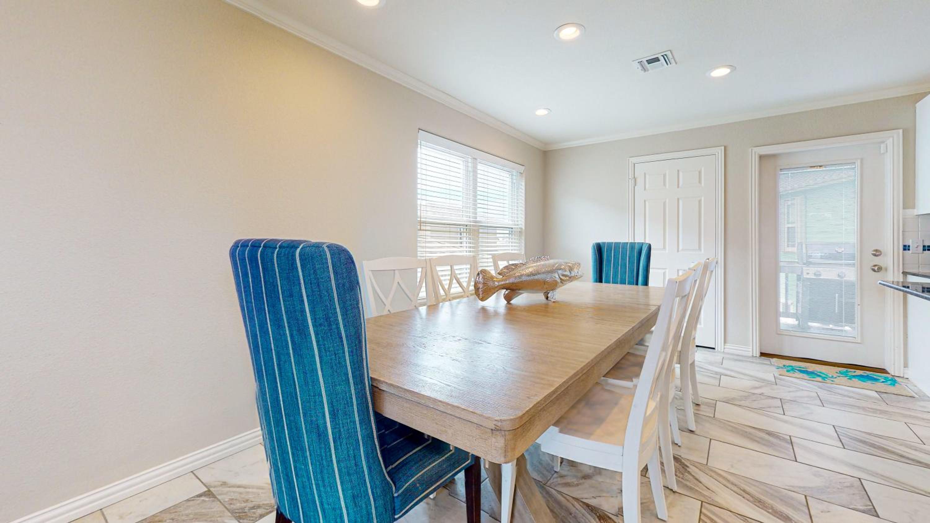 ES108 Spacious Private Pool Home with Detached 2nd Level Apartment and Golf Cart Included view 4