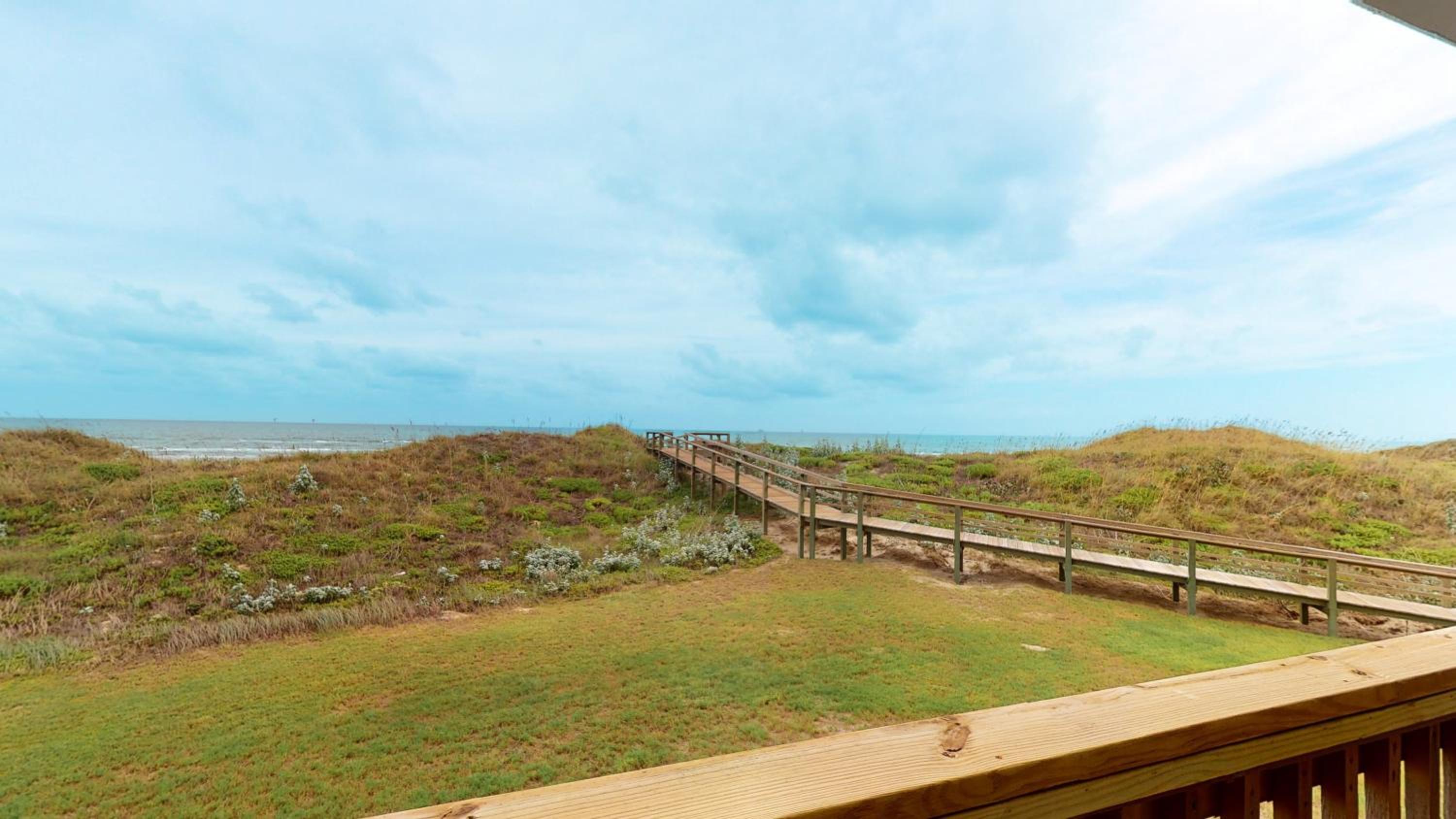 MT102 Beautiful Newly Remodeled Condo with Gulf Views, Beach Boardwalk and Communal Pool Hot Tub view 2