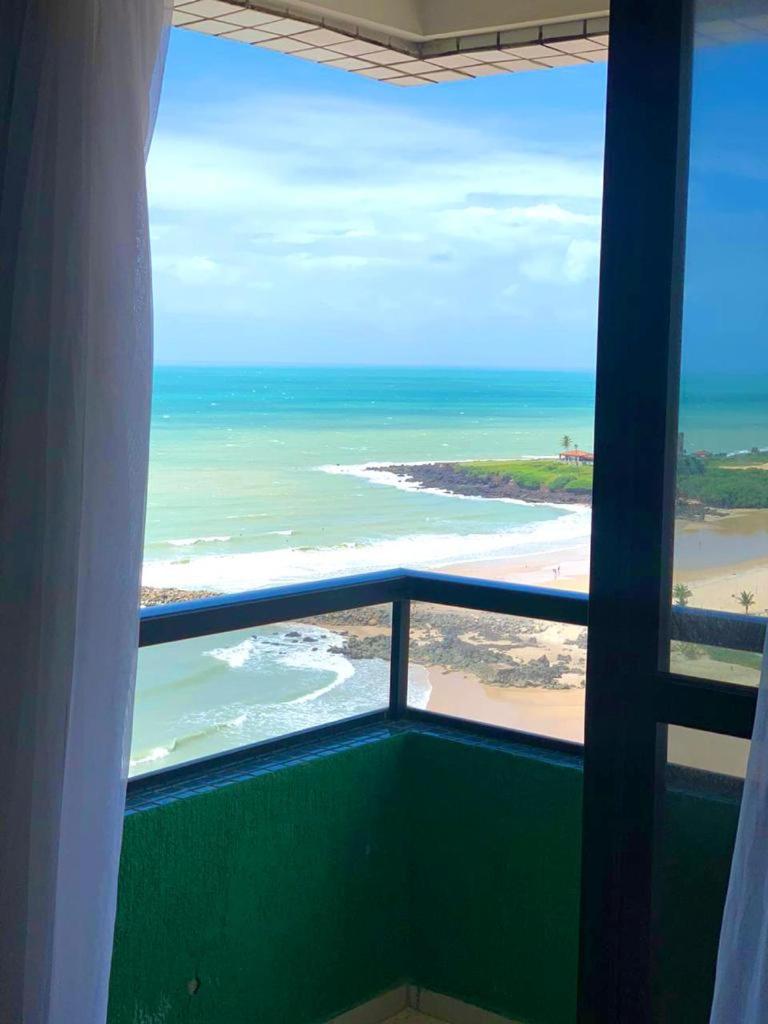 Apartamento em Areia Preta com vista para o mar