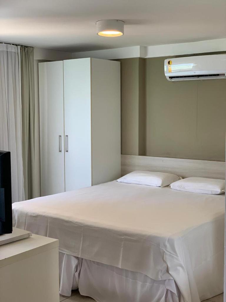 Apartamento em Areia Preta com vista para o mar
