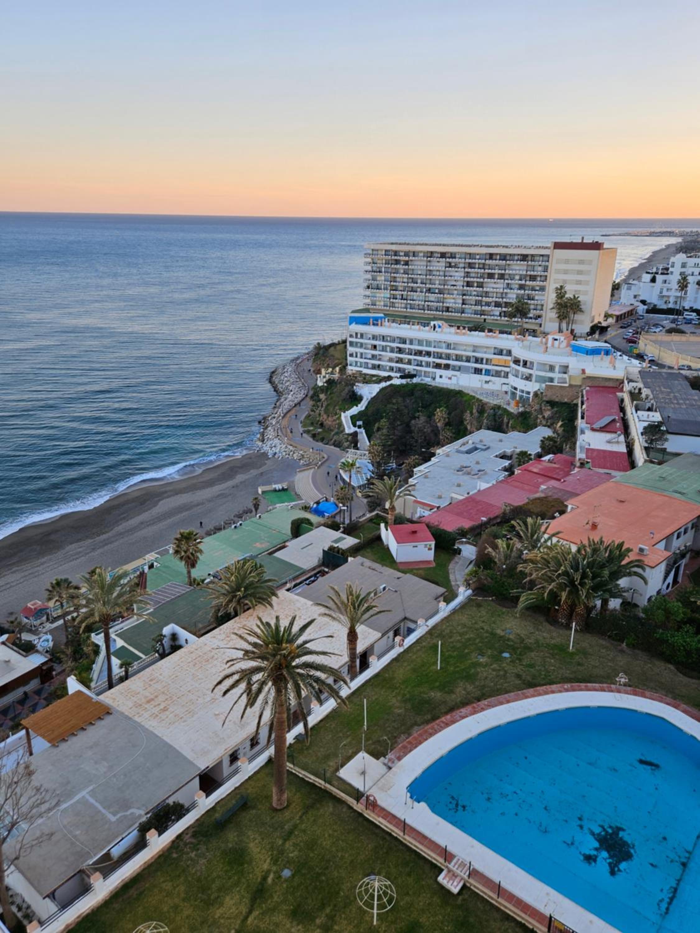 La Roca-Mediterráneo Views, 8th Floor-New Kitchen- POOL- Parking-Air Conditioning, Ceiling Fans & Free WIFI view 5