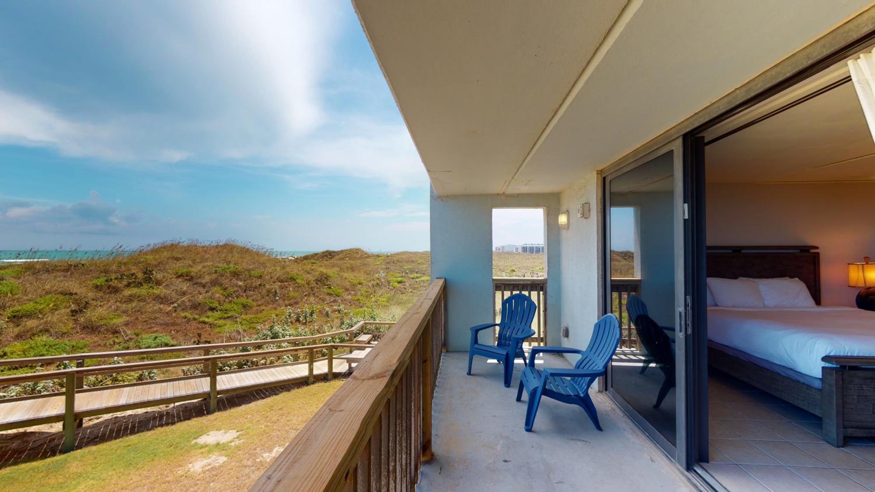 MT104 Beautiful Newly Remodeled Condo with Gulf Views, Beach Boardwalk and Communal Pool Hot Tub view 4