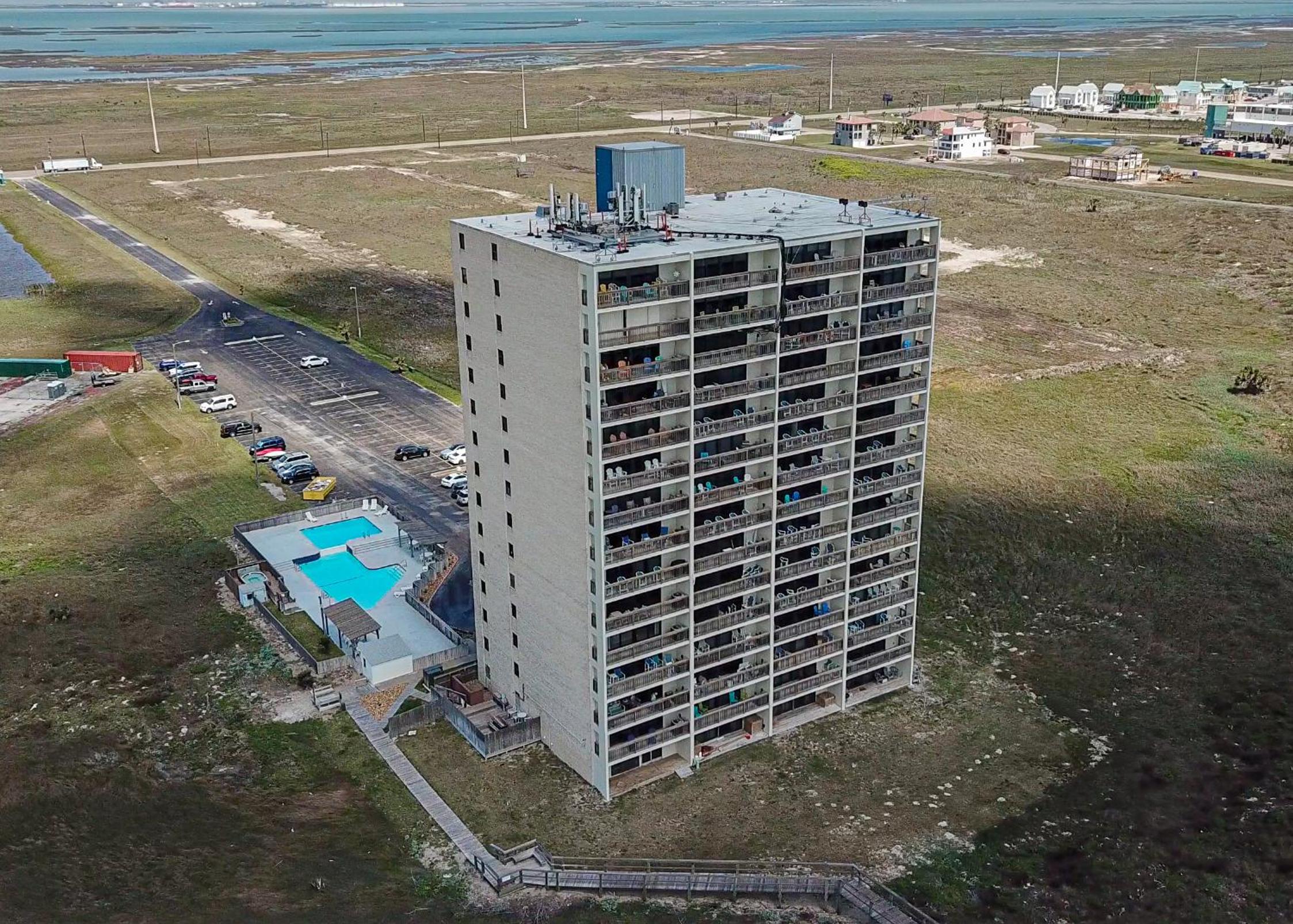 MT303 Beautiful Newly Remodeled Condo with Gulf Views, Beach Boardwalk and Communal Pool Hot Tub view 2