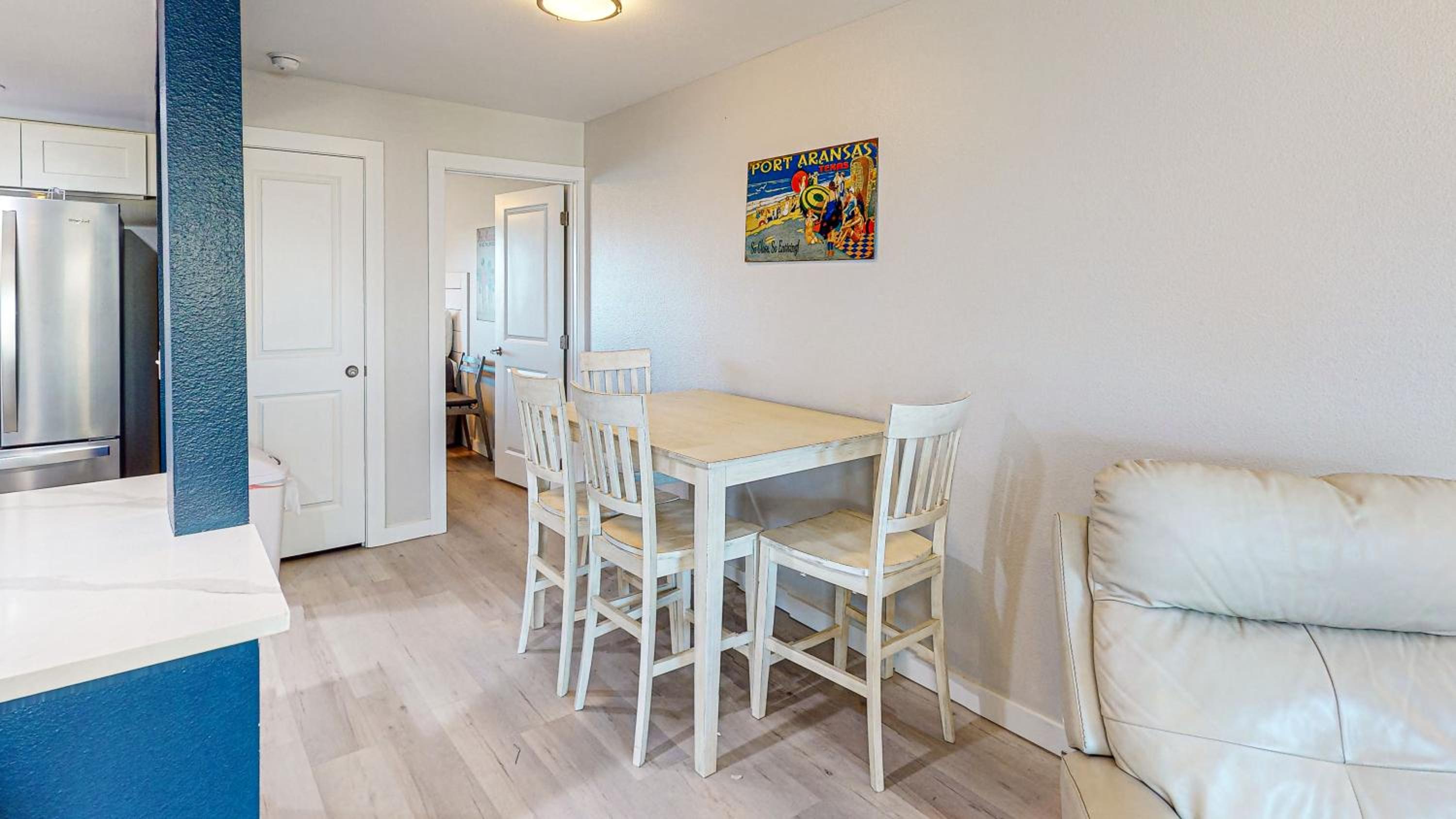 EC102 Newly Remodeled Ground Floor Condo, Boardwalk to Beach, Shared Pool and Grill view 3