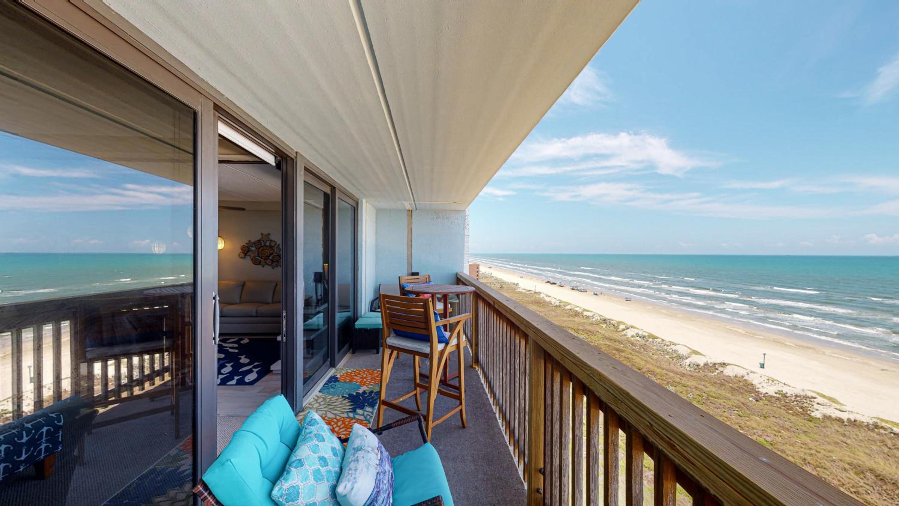 MT903 Beautiful Newly Remodeled Condo with Gulf Views, Beach Boardwalk and Communal Pool Hot Tub view 4