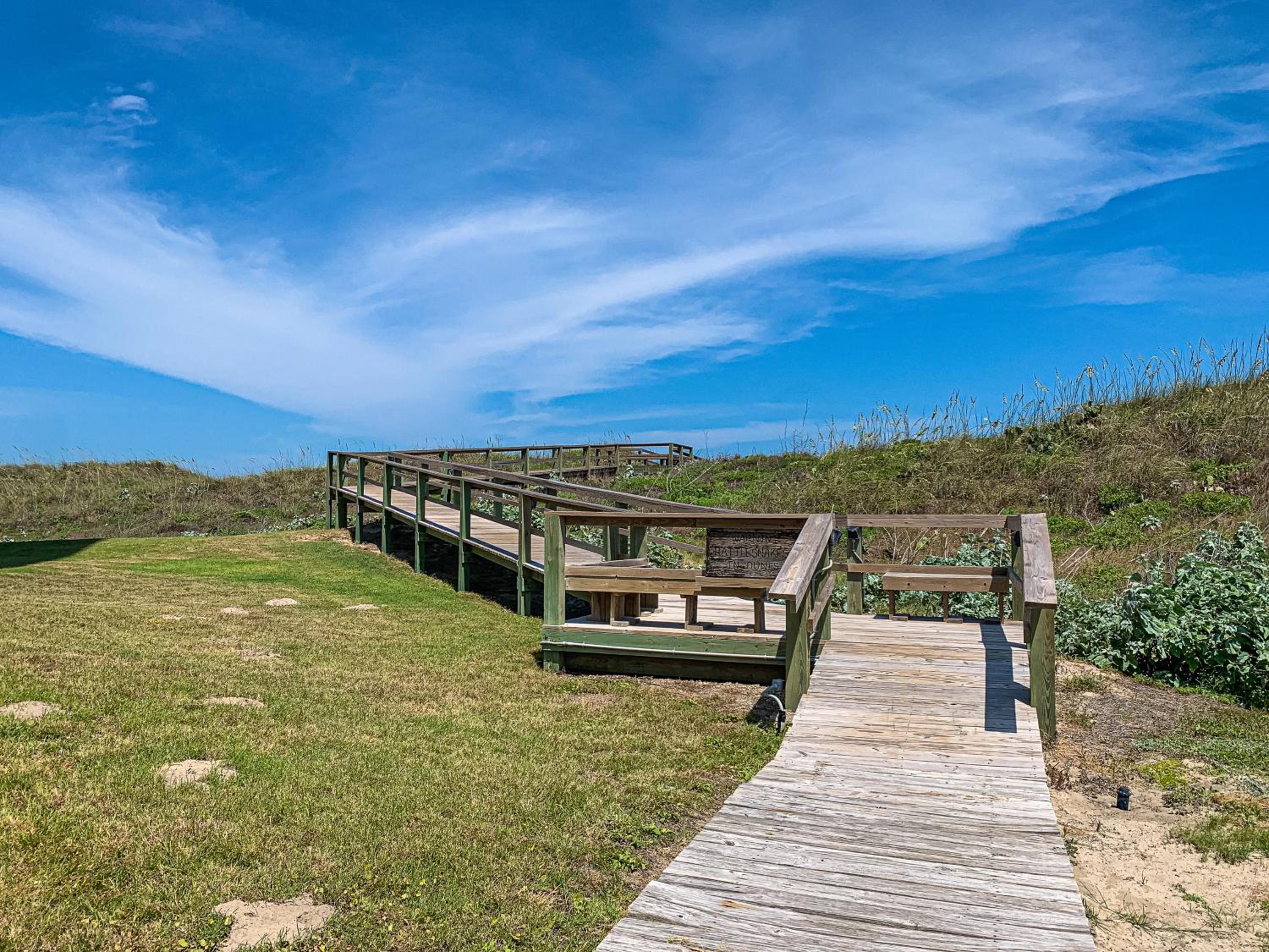 MT903 Beautiful Newly Remodeled Condo with Gulf Views, Beach Boardwalk and Communal Pool Hot Tub view 5