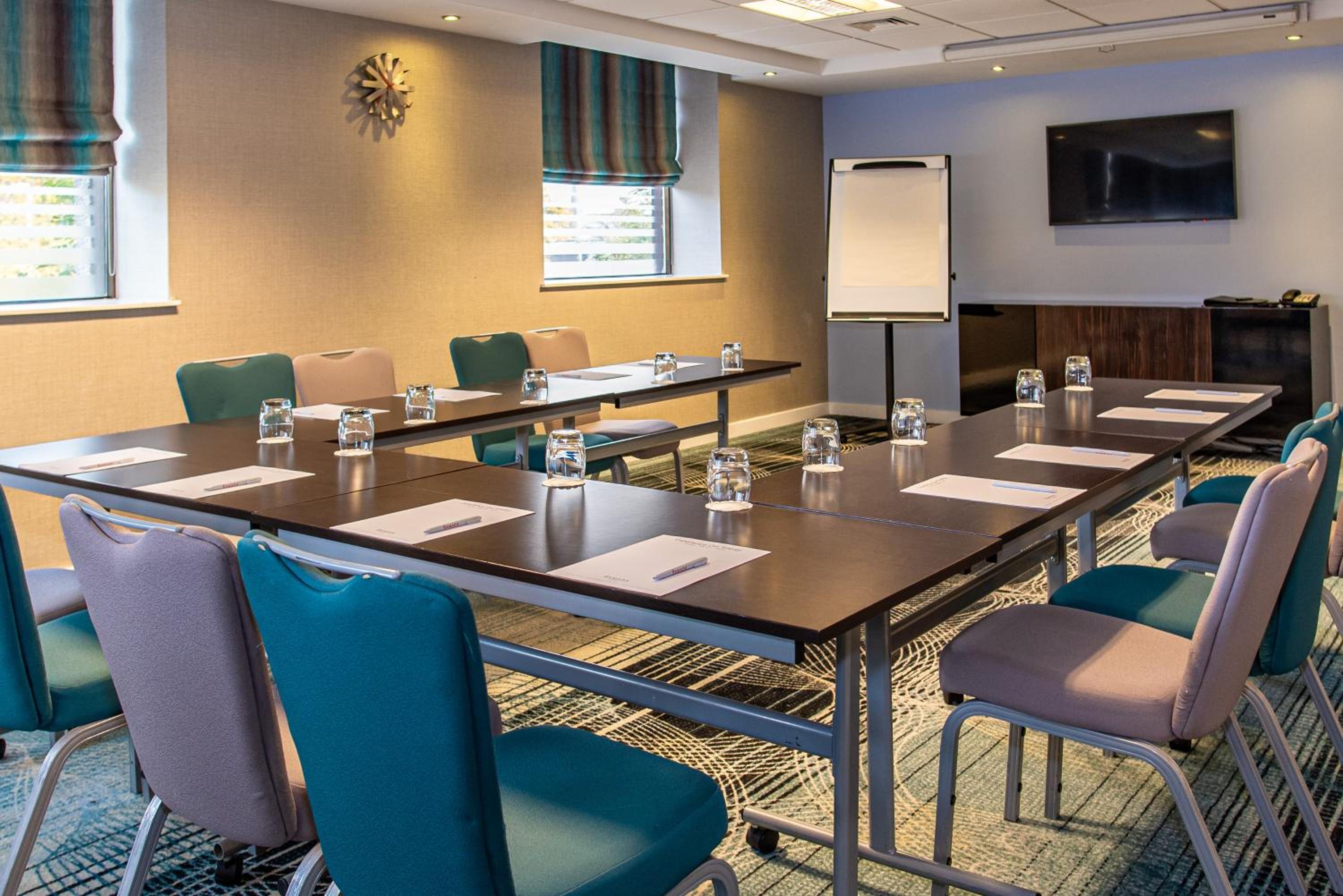 Coventry Vacations - Ramada Hotel  Suites by Wyndham Coventry - Property Image 27