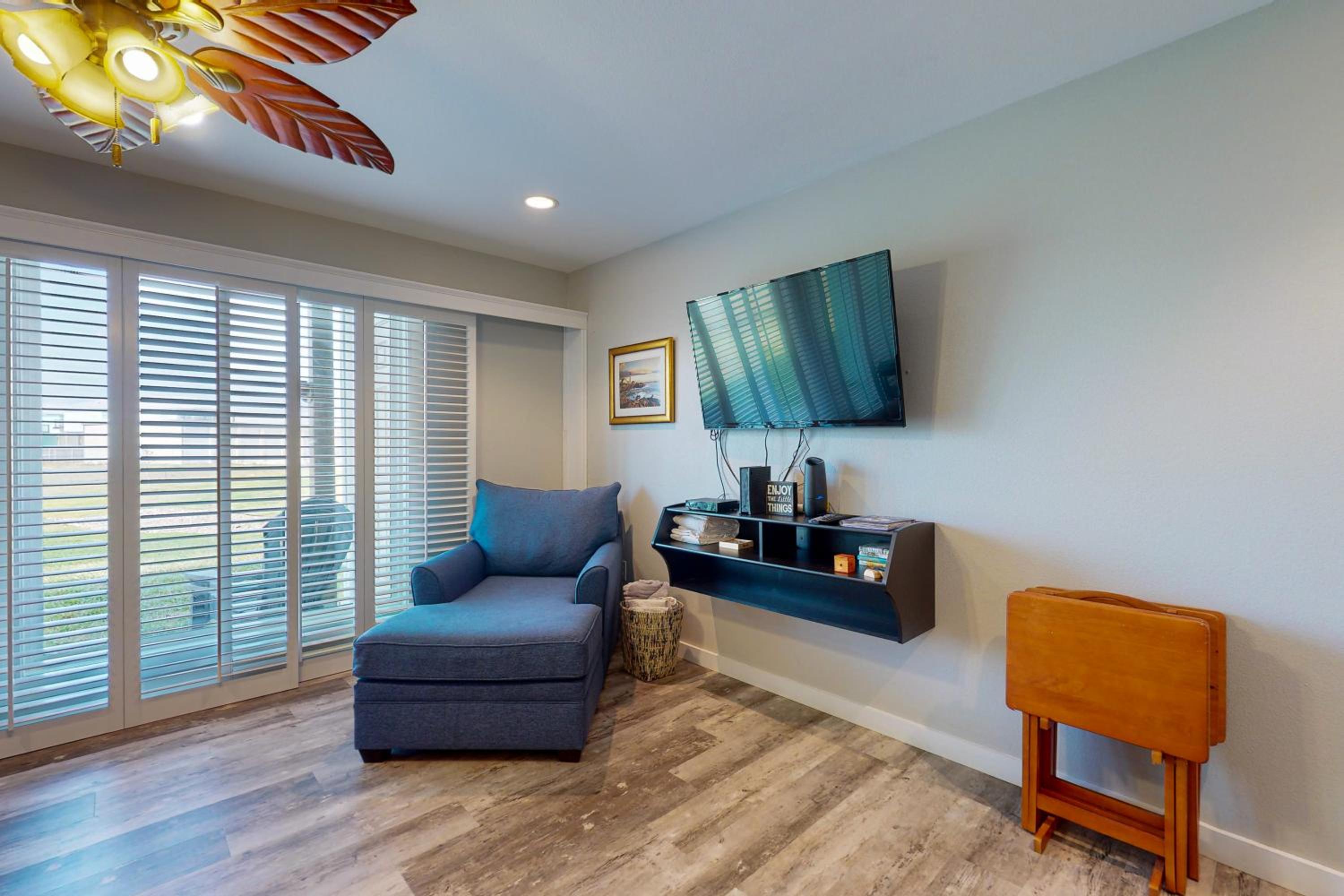AH-C110 Newly Remodeled 1st Floor Condo, Pets allowed, Shared Pool Hot Tub, Near Marina view 5