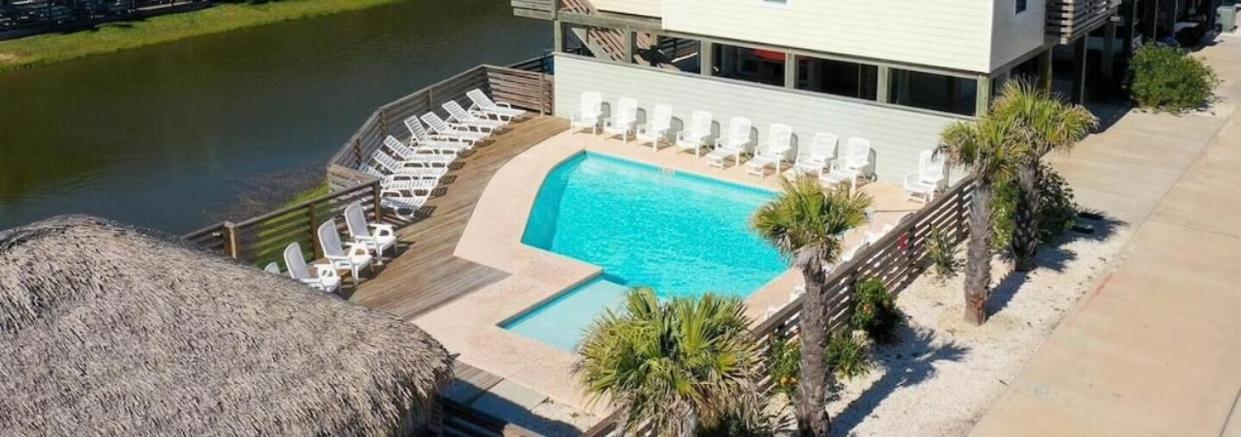 OV32 Ocean Village Beach House on Stilts located near the Beach with a Shared Pool view 2