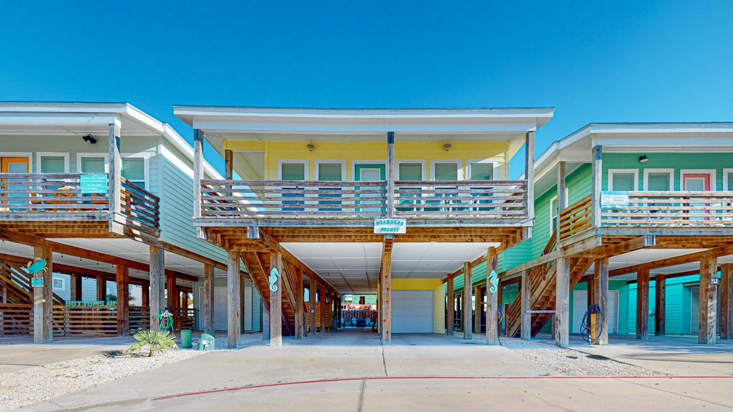 OV32 Ocean Village Beach House on Stilts located near the Beach with a Shared Pool view 5