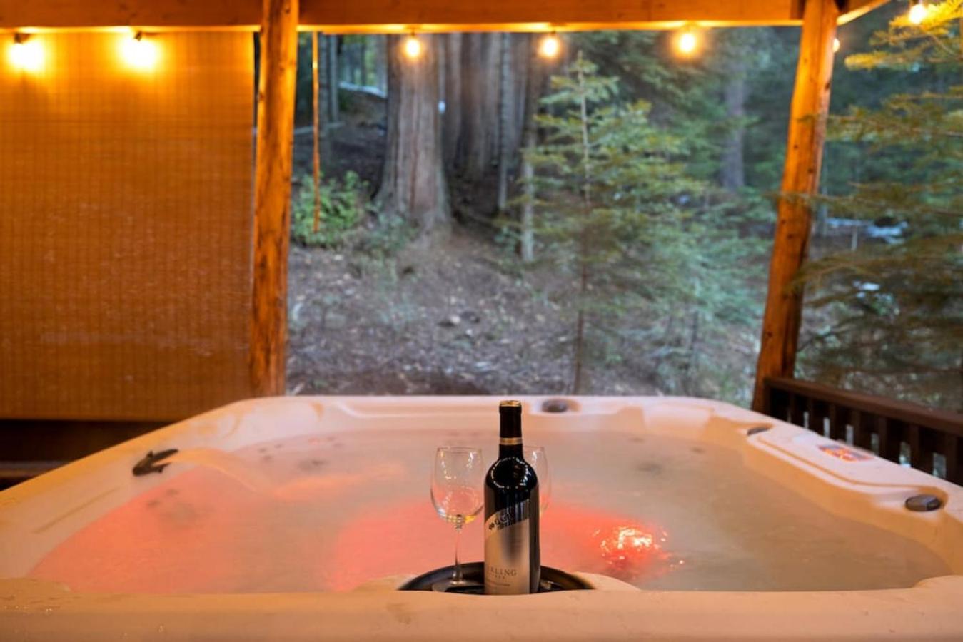 Corlieu Falls Cabin in Sugar Pine 8 miles from Yosemite with Gazebo, Hot tub a shack and Bar top view 4