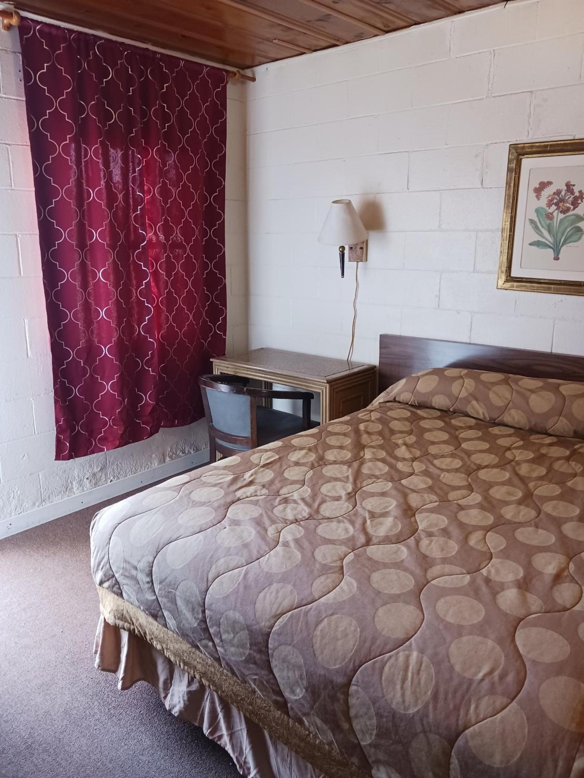 White Pine Motel