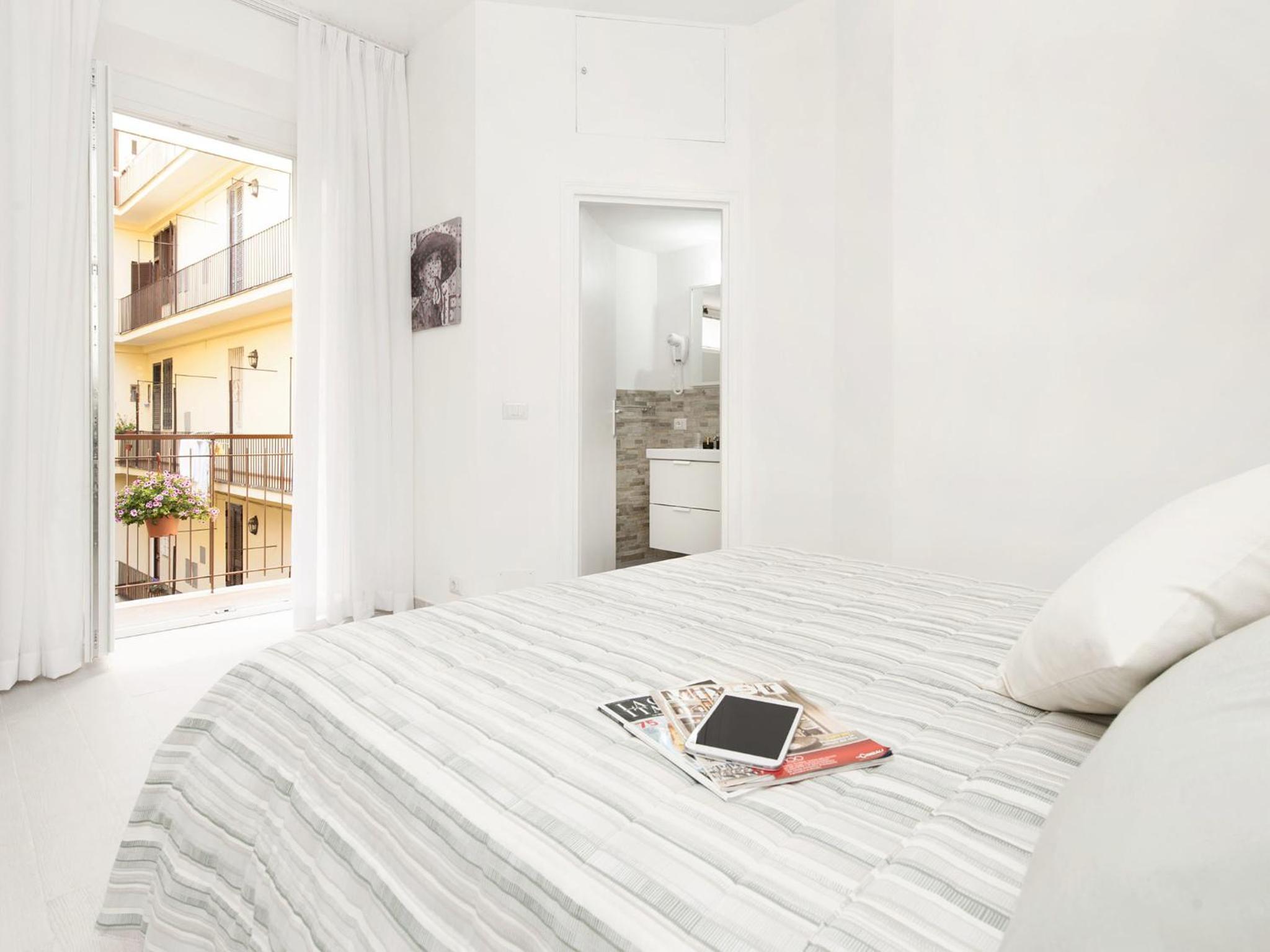 White Flat Termini