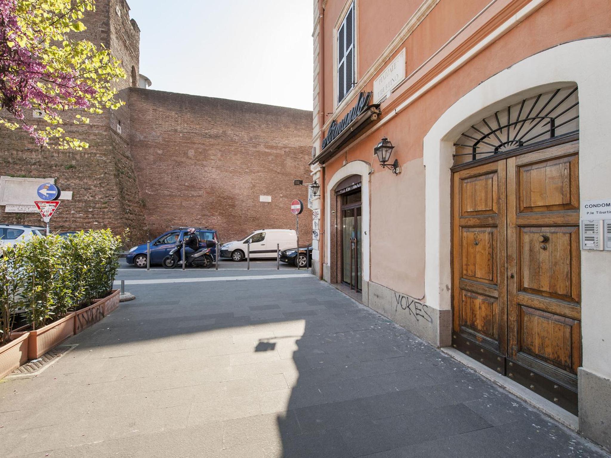 White Flat Termini
