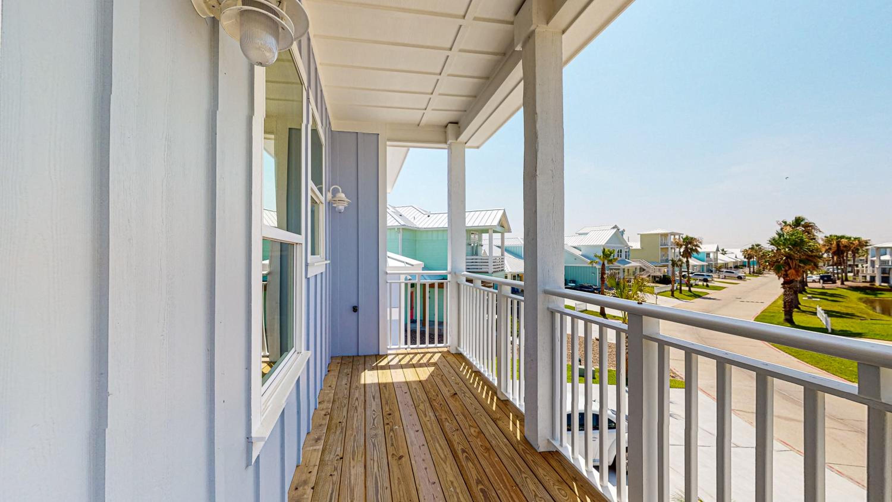 RD204 Beautiful Newly Built Home, Shared Pool, Beach Boardwalk and Golf Cart Included Entire Stay view 2