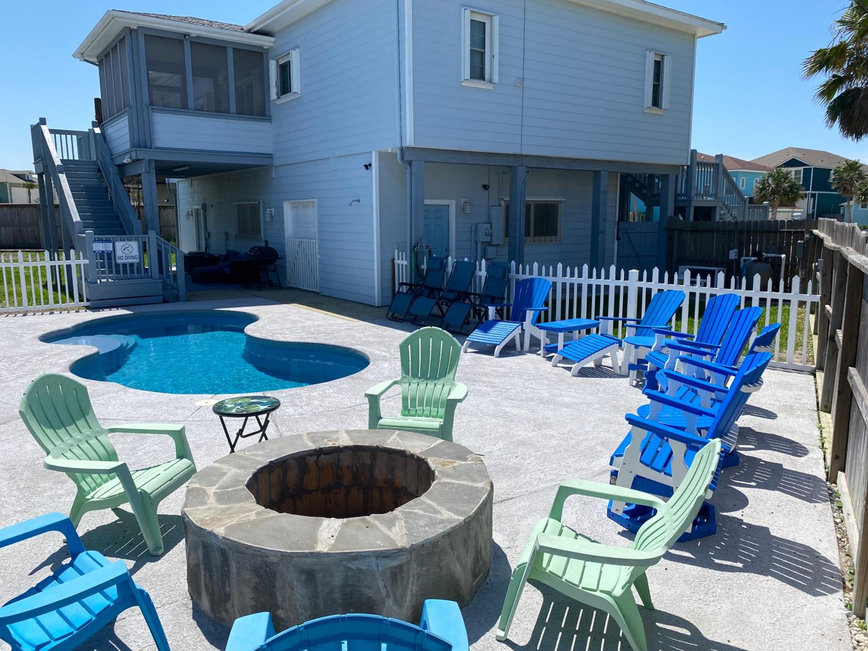 La Ola Vida, 4BD, 4BA, Sleeps 12, Private Pool, 6 Passenger Golf Cart Entire Stay view 3