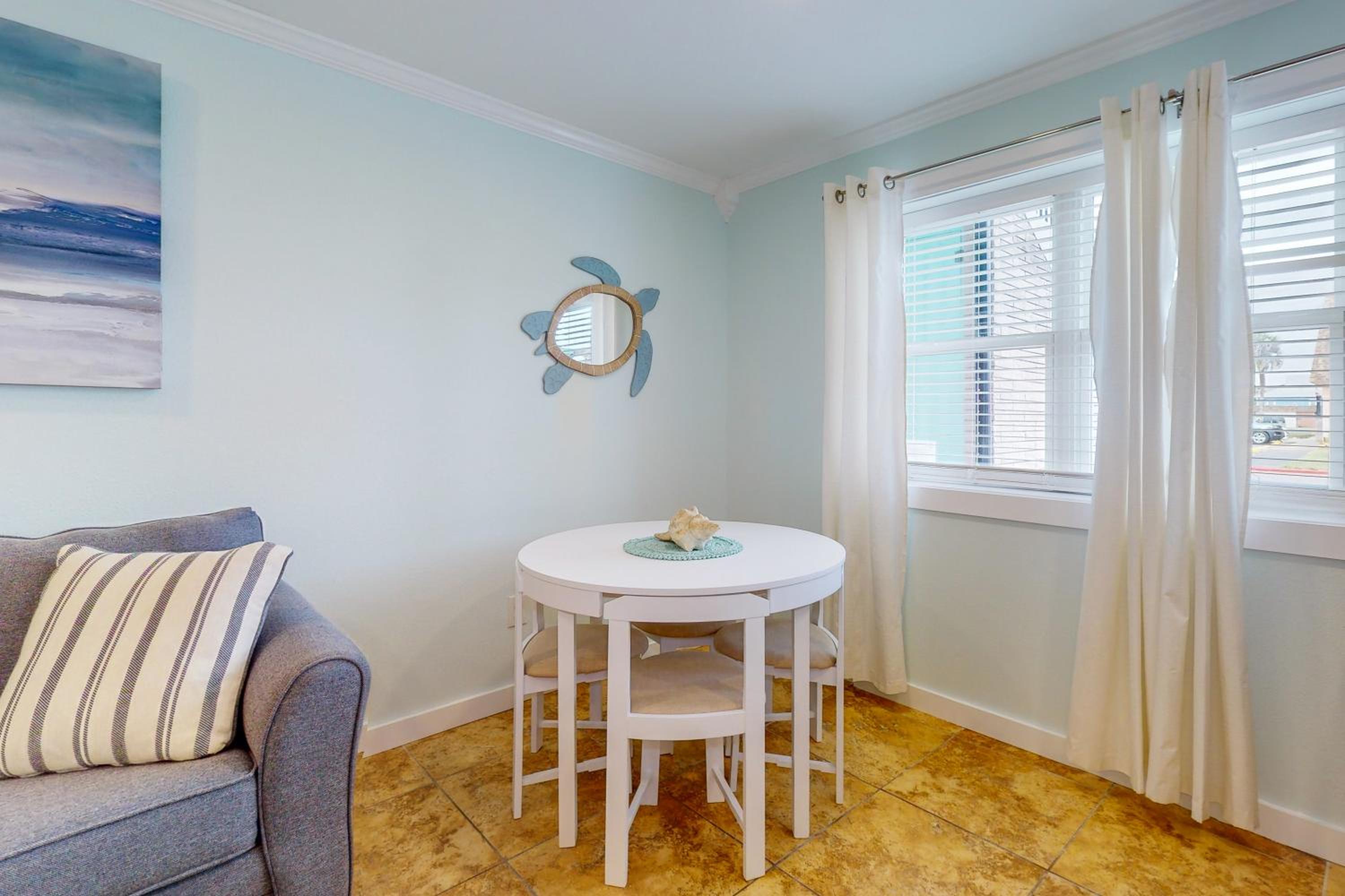 IR5 1st Floor Studio Condo, 2 Shared Pools, Boardwalks to Beach view 3