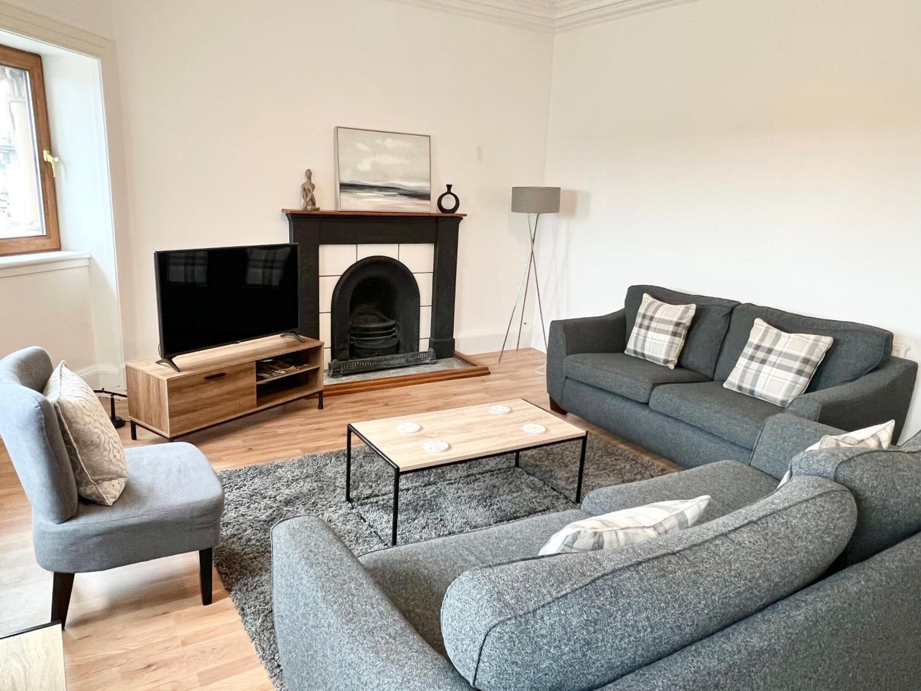 Douglas Street Apartment