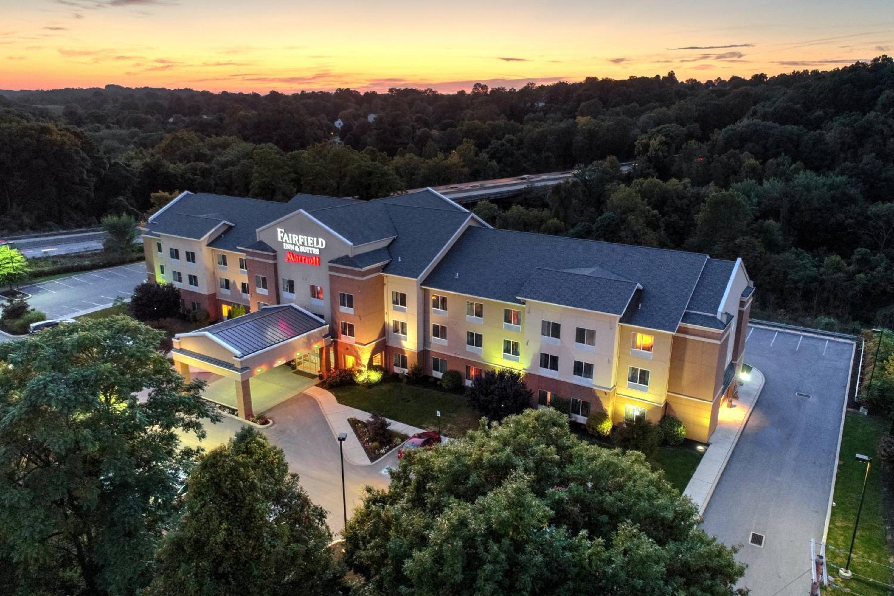 Hotel Fairfield Inn & Suites by Marriott Harrisburg West/New Cumberland - Image 1