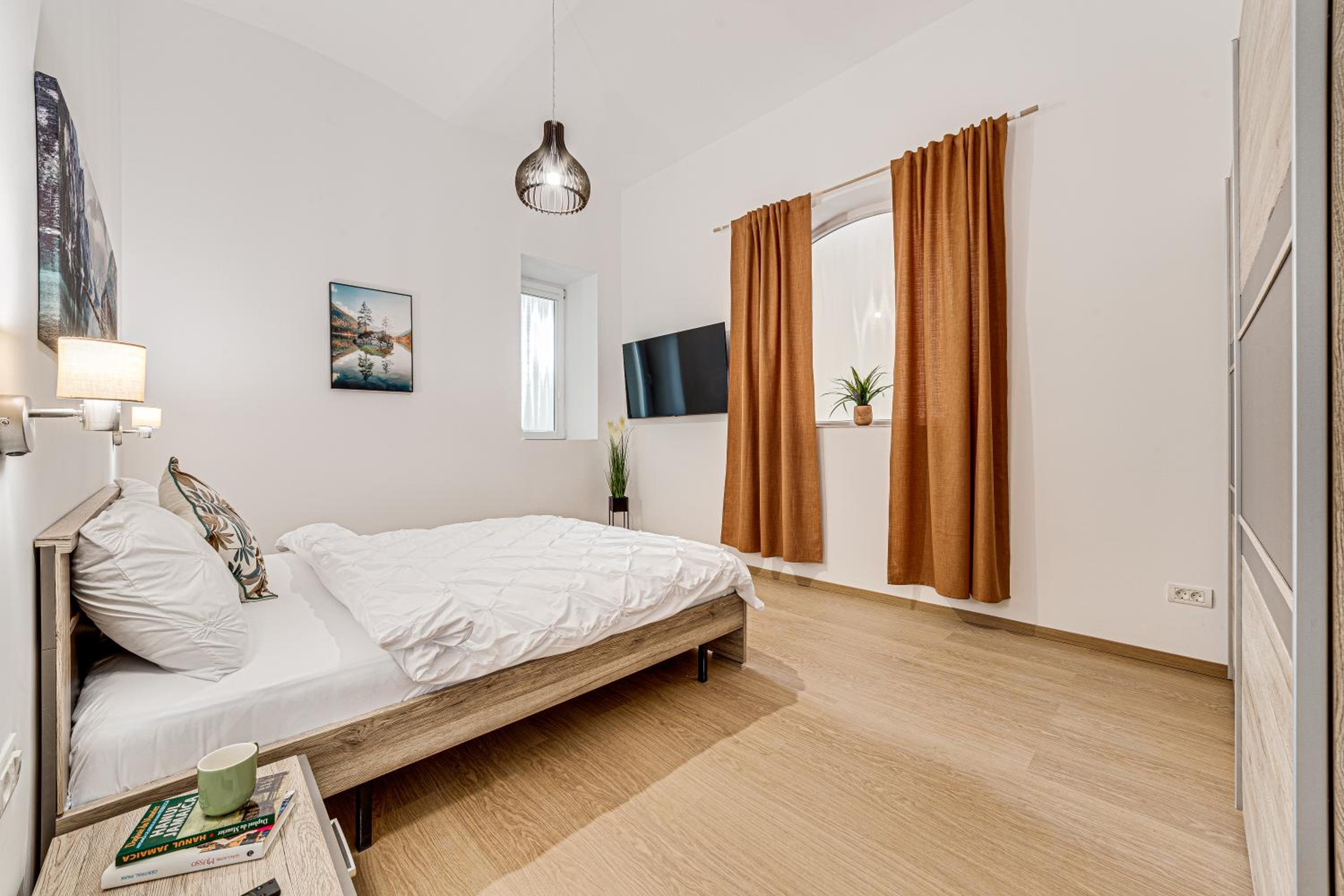 Old Town Luxurious Apartment