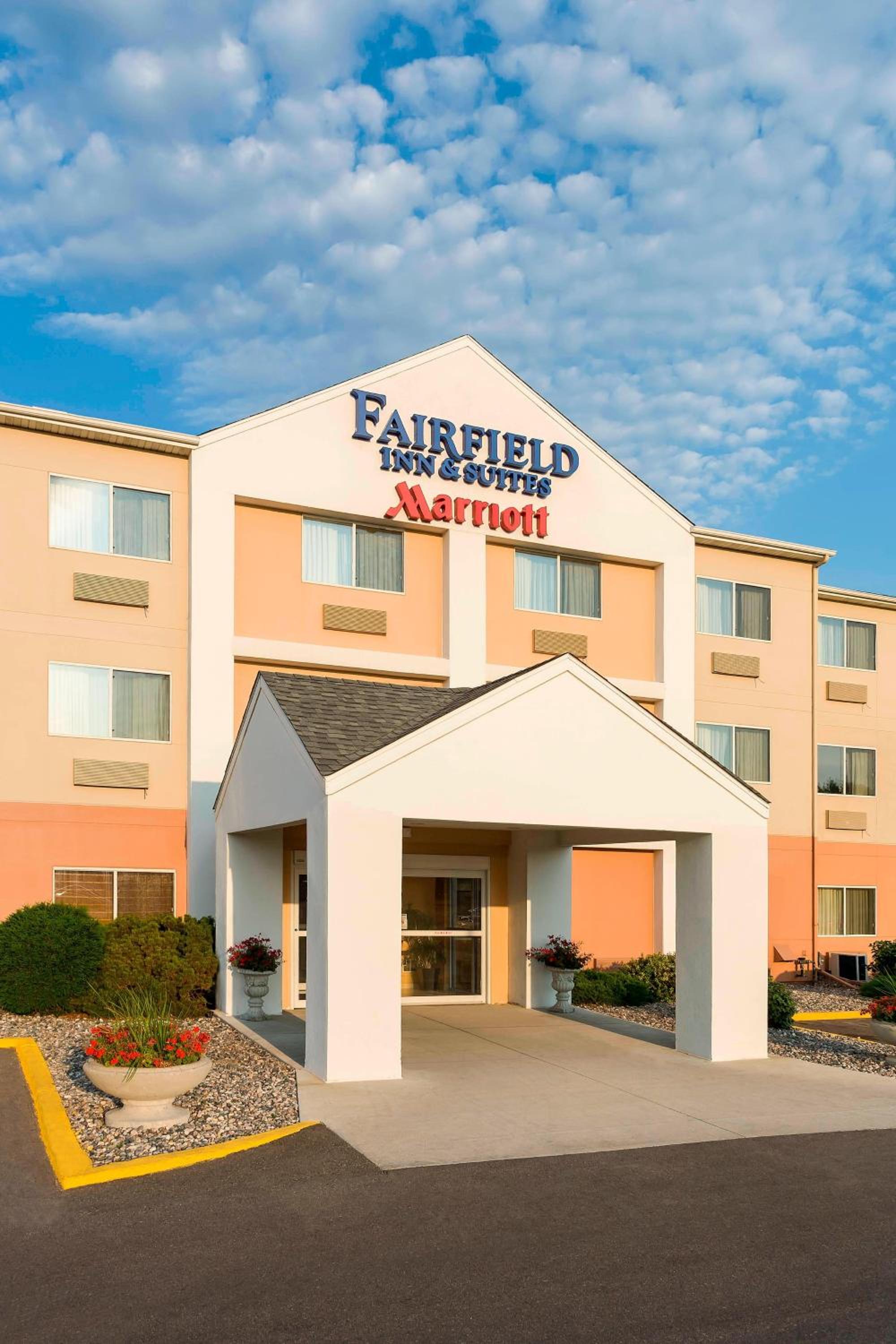 Hotel Fairfield Inn & Suites Fargo - Image 1