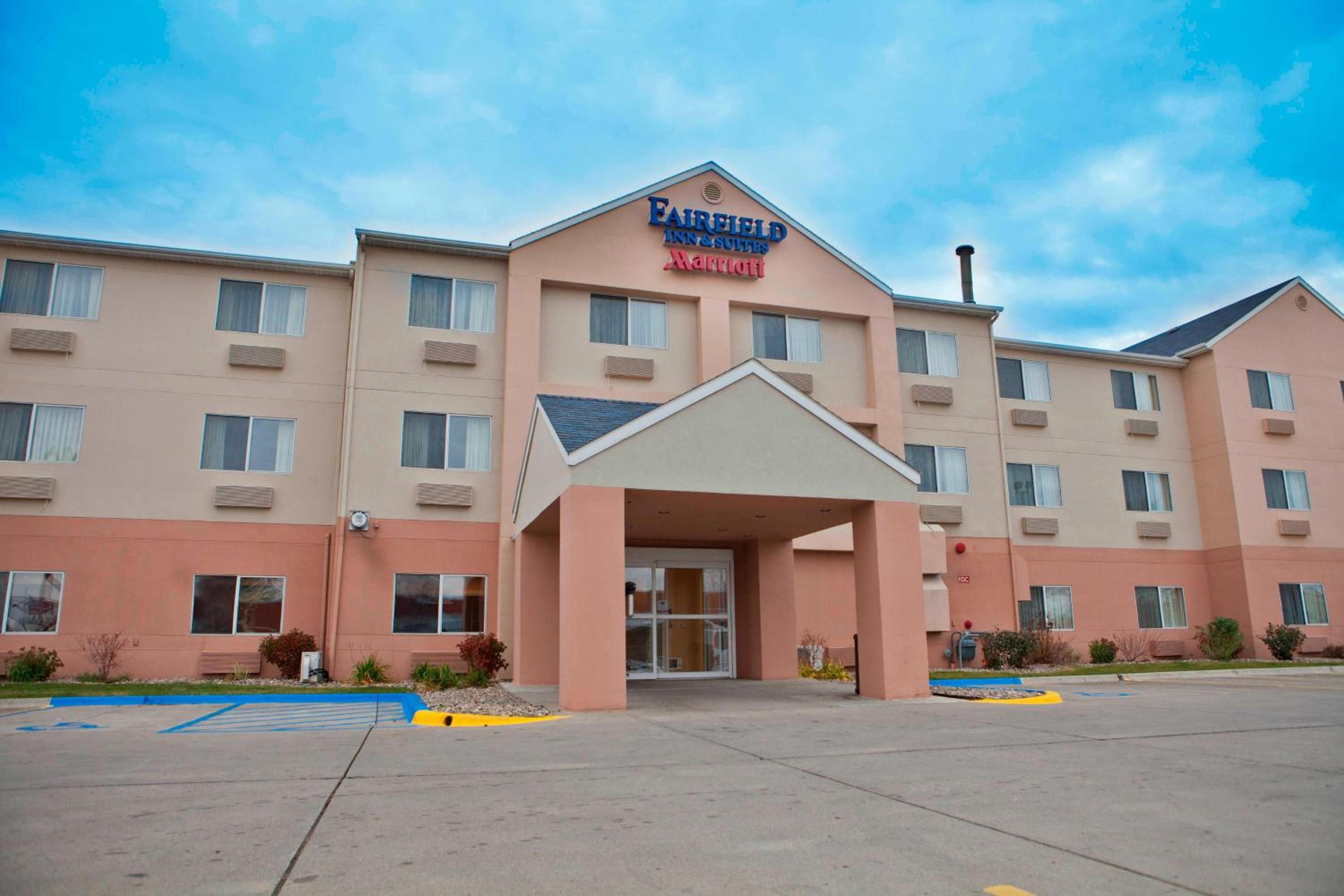 Bismarck Vacations - Fairfield Inn  Suites Bismarck South - Property Image 11