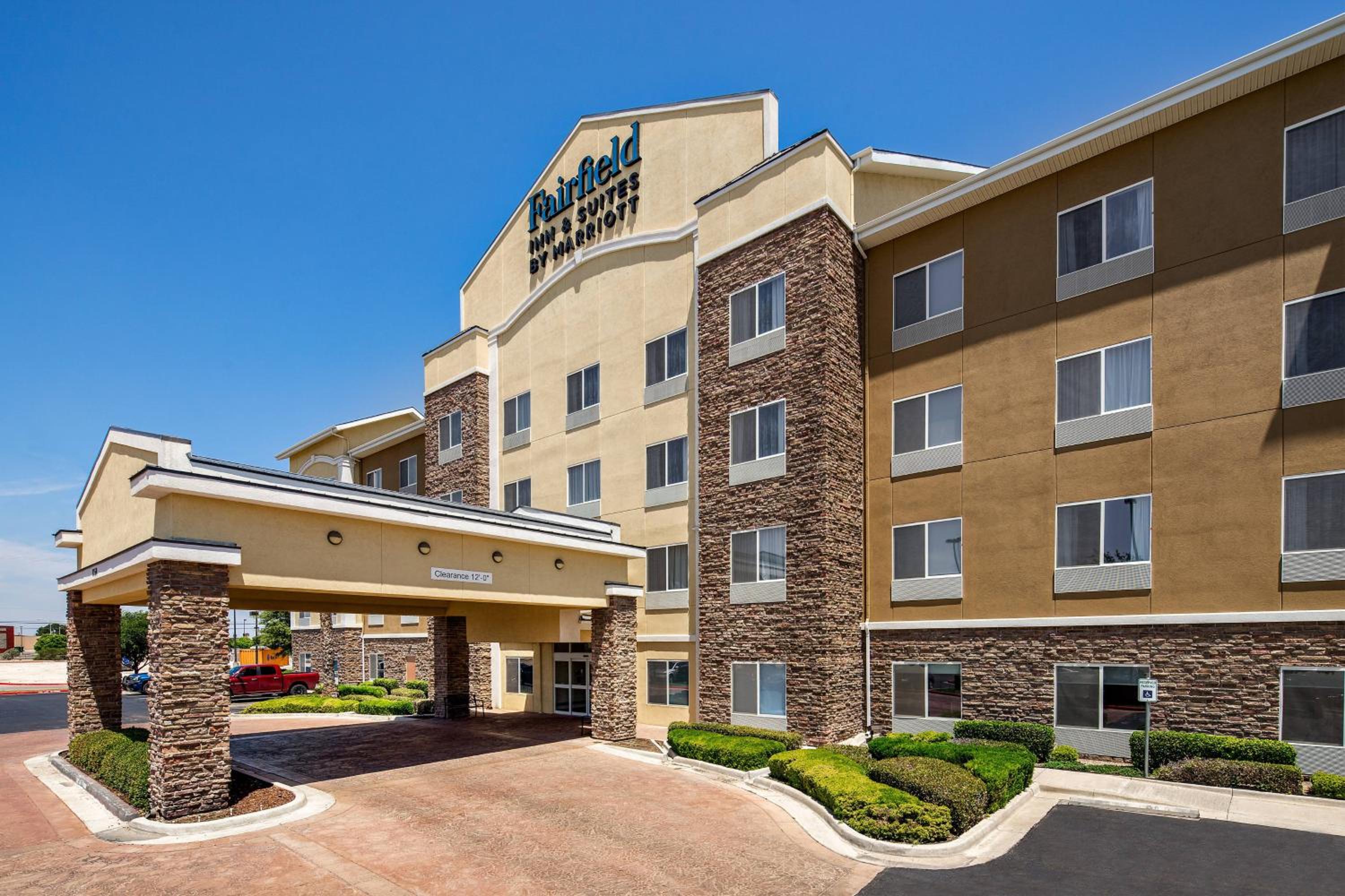 Hobbs Vacations - Fairfield Inn  Suites by Marriott Hobbs - Property Image 1