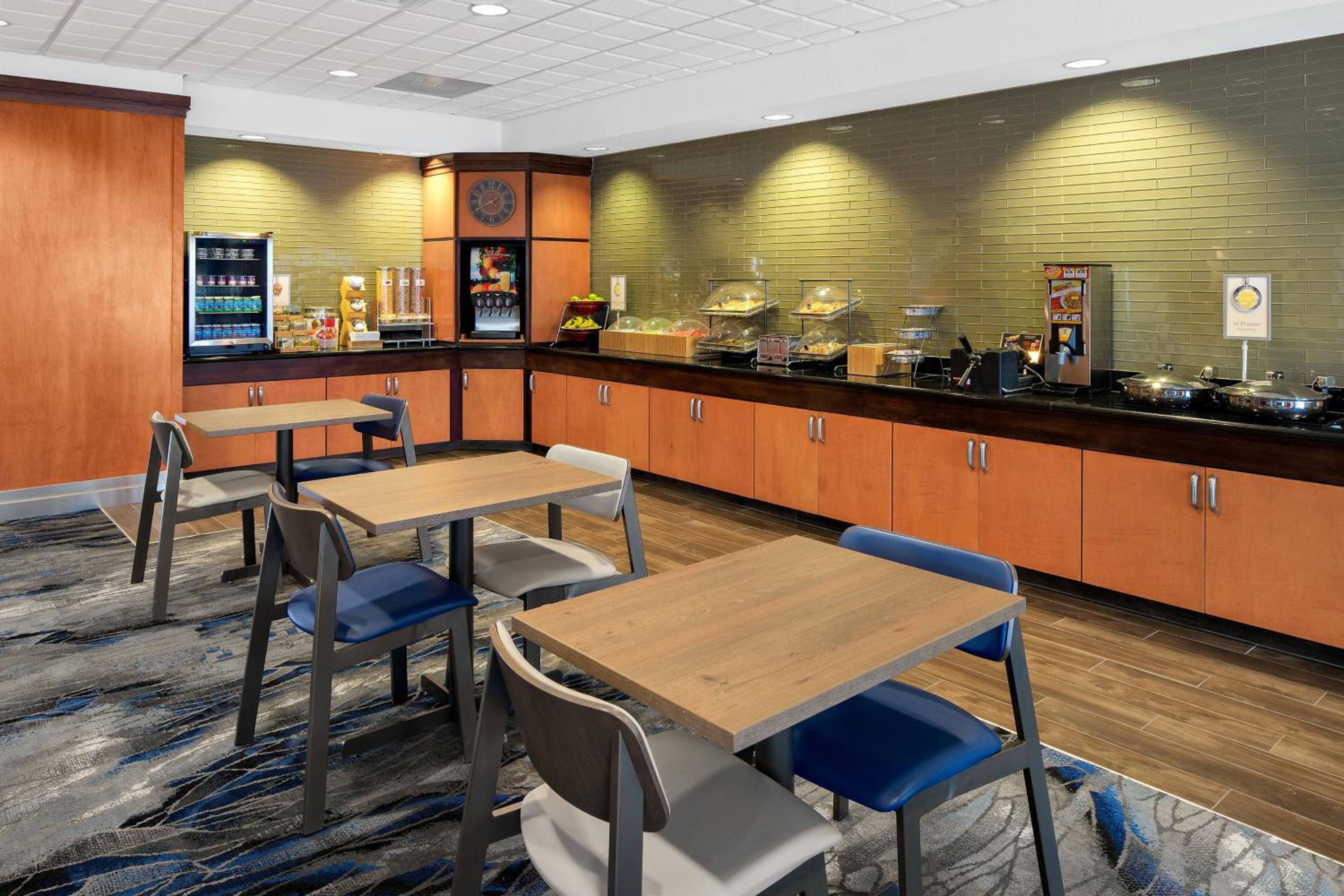 Hobbs Vacations - Fairfield Inn  Suites by Marriott Hobbs - Property Image 9