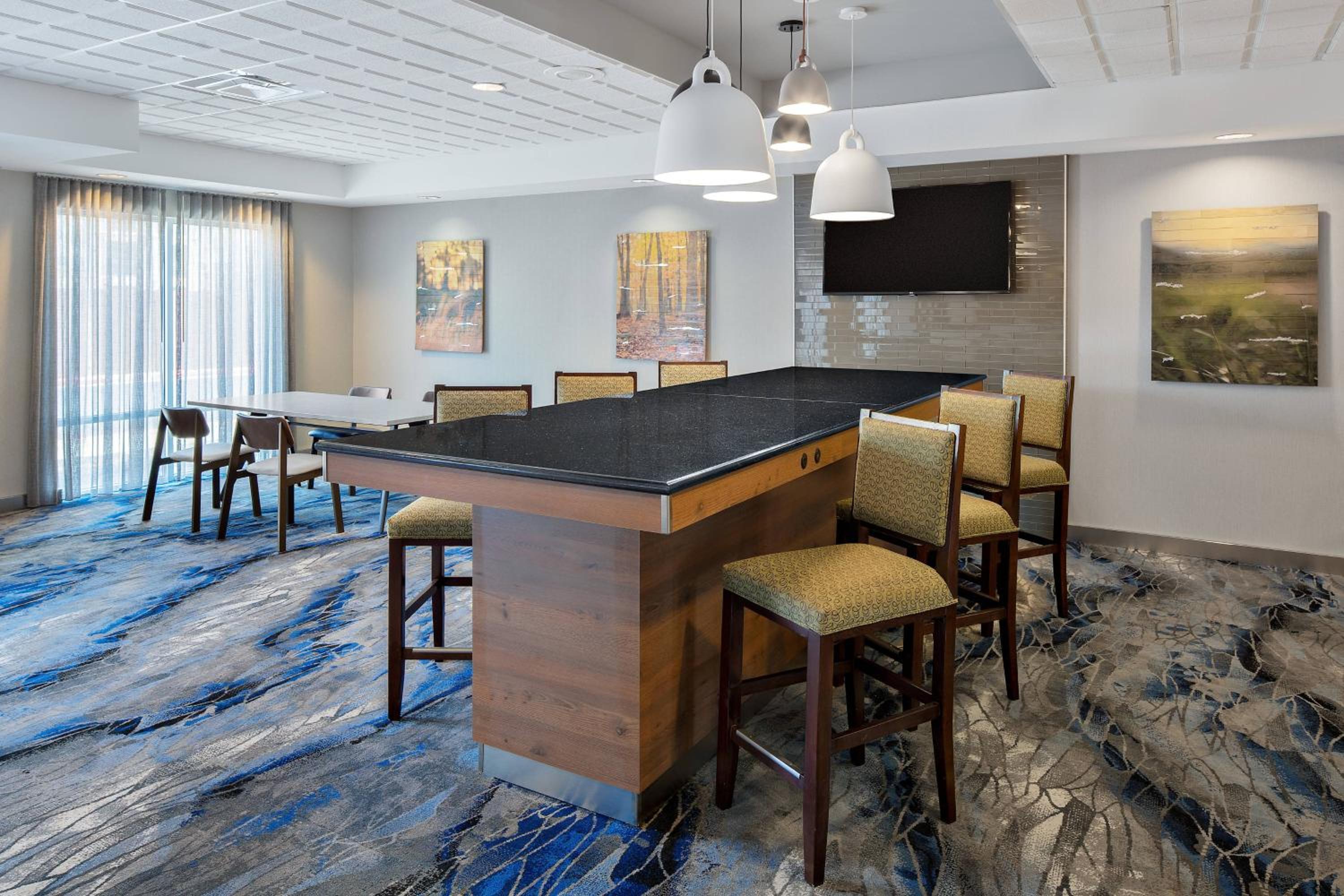 Hobbs Vacations - Fairfield Inn  Suites by Marriott Hobbs - Property Image 7