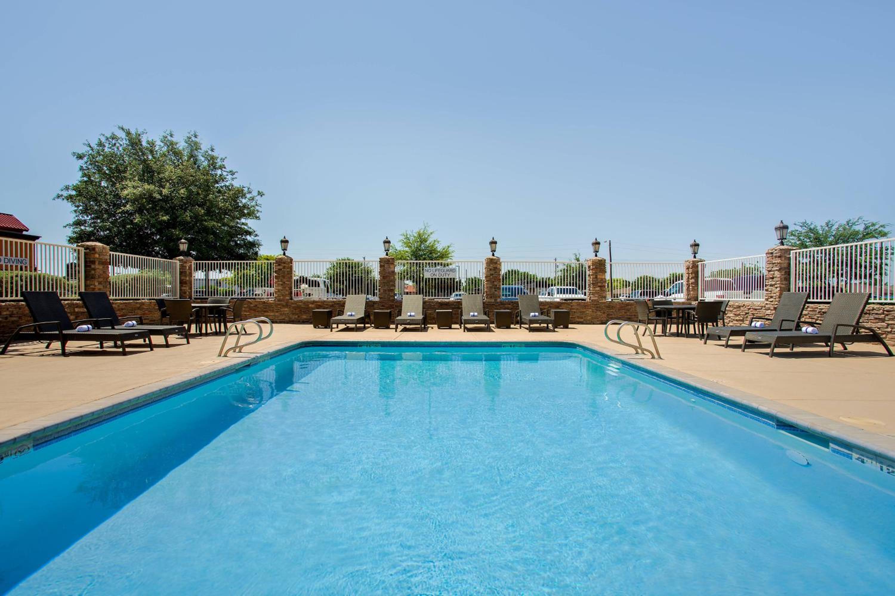 Hobbs Vacations - Fairfield Inn  Suites by Marriott Hobbs - Property Image 6