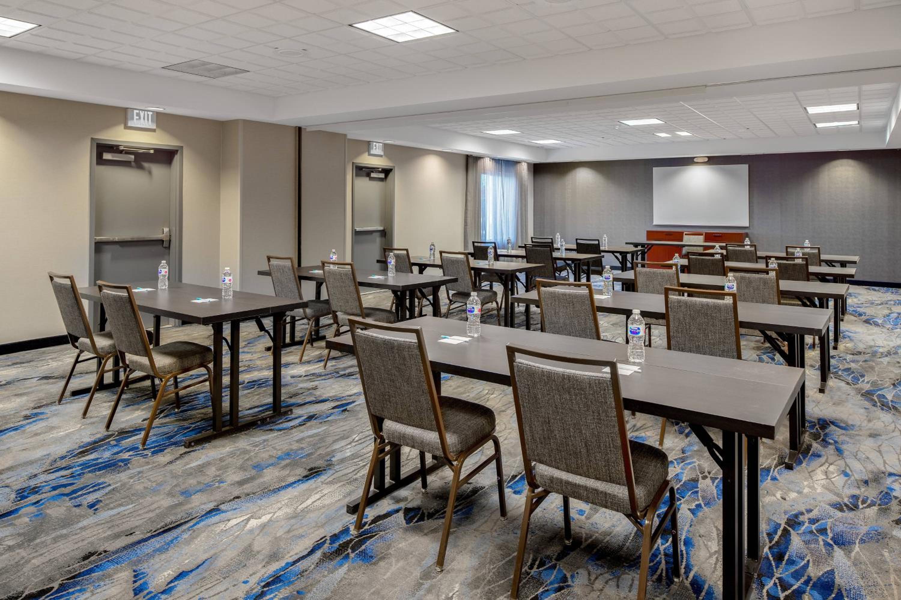 Hobbs Vacations - Fairfield Inn  Suites by Marriott Hobbs - Property Image 3