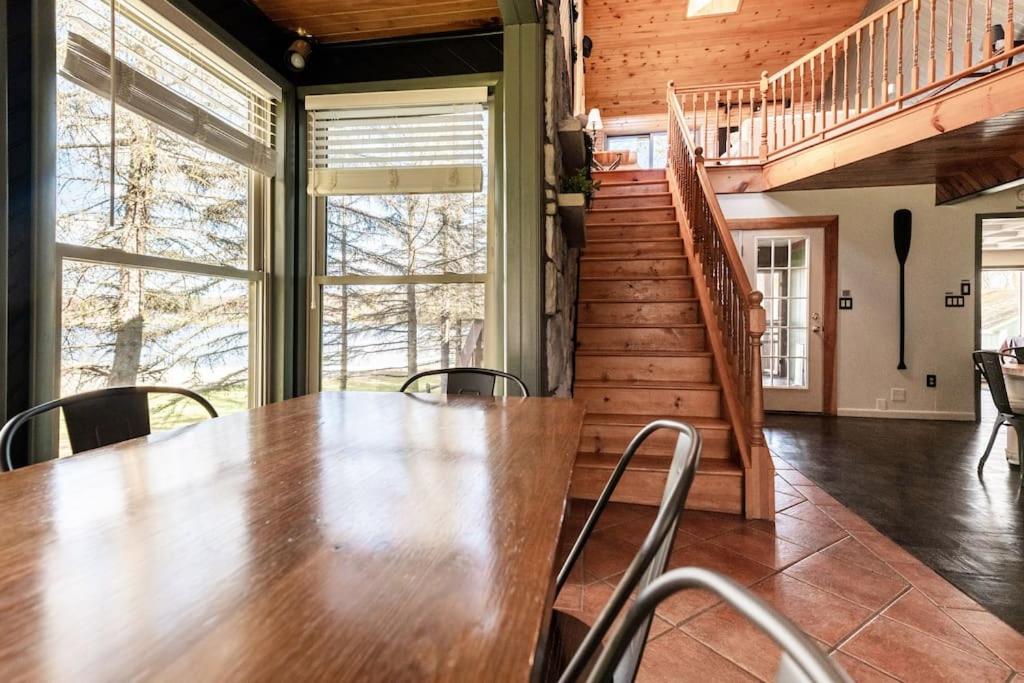 Waterfront Stagshead Lakehouse at Lake Arrowhead