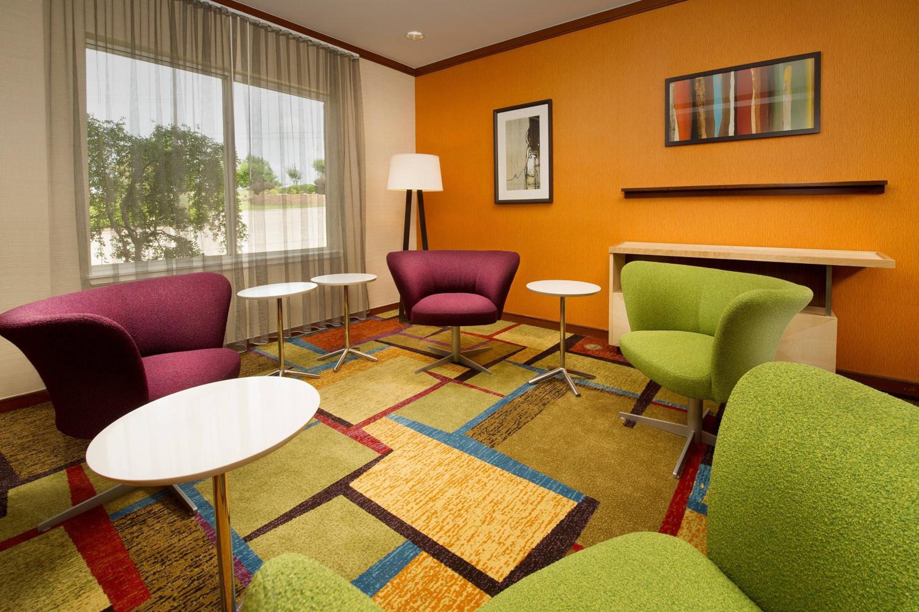Marshall Vacations - Fairfield Inn  Suites by Marriott Marshall - Property Image 2