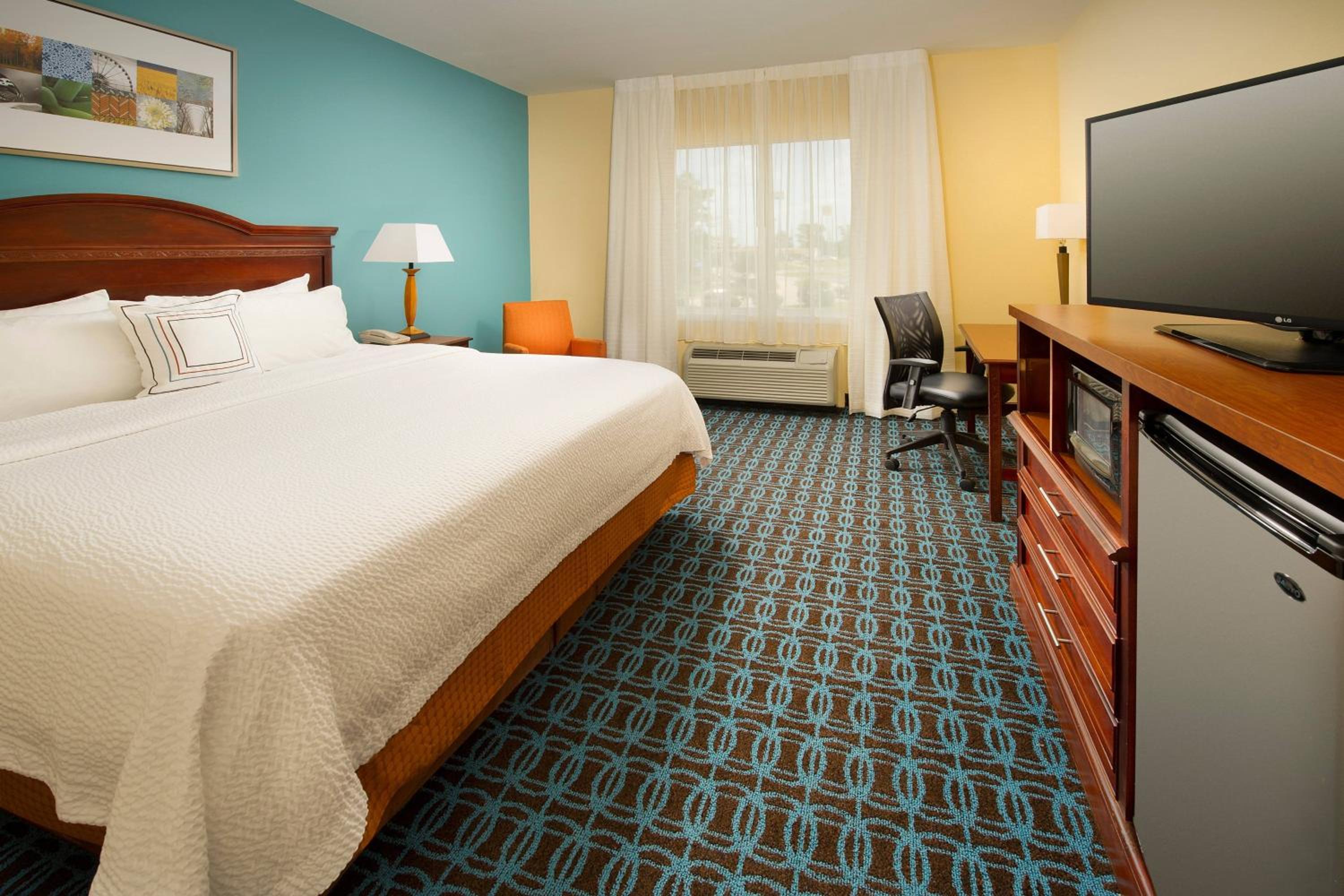 Marshall Vacations - Fairfield Inn  Suites by Marriott Marshall - Property Image 5
