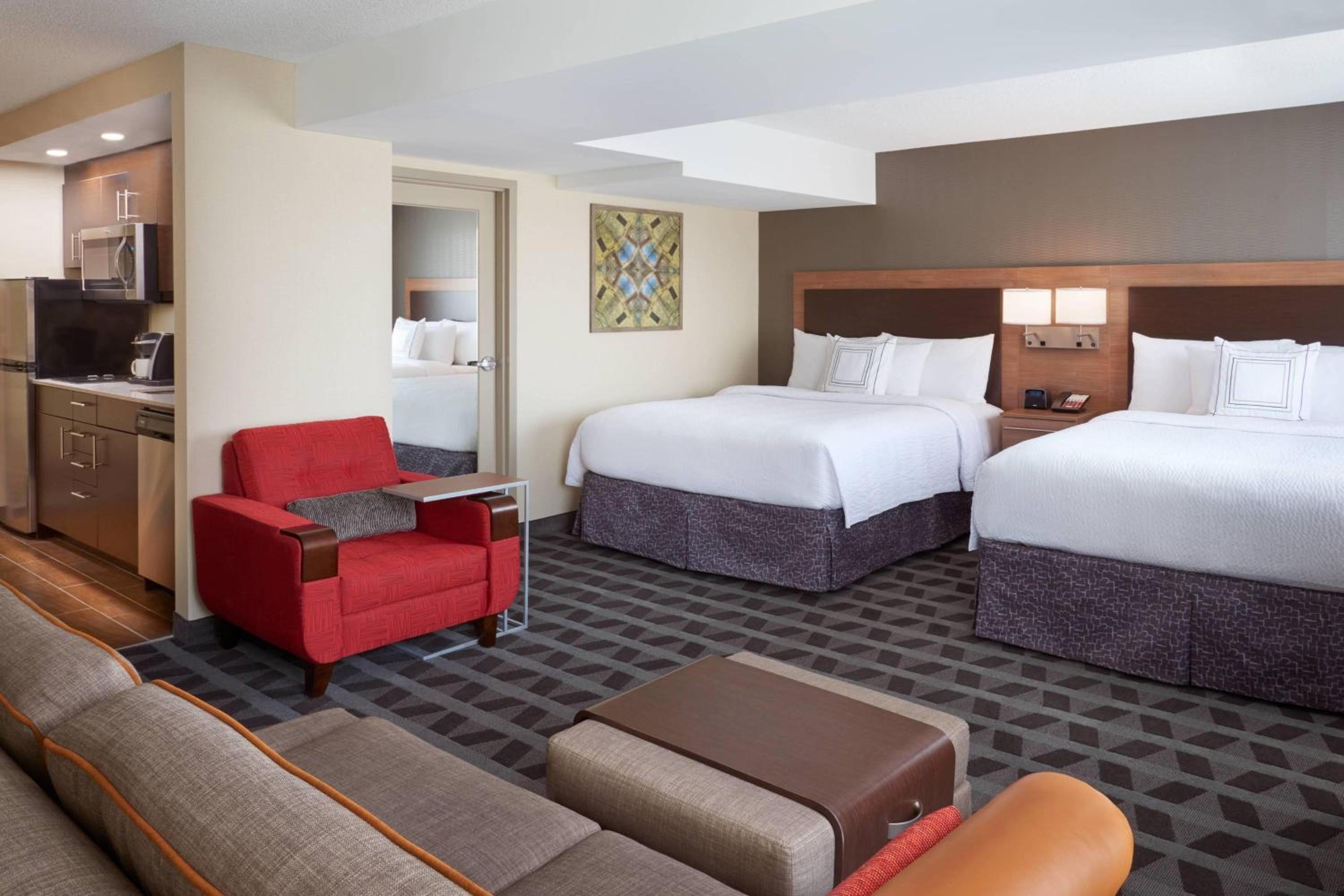 Windsor Vacations - TownePlace Suites by Marriott Windsor - Property Image 15