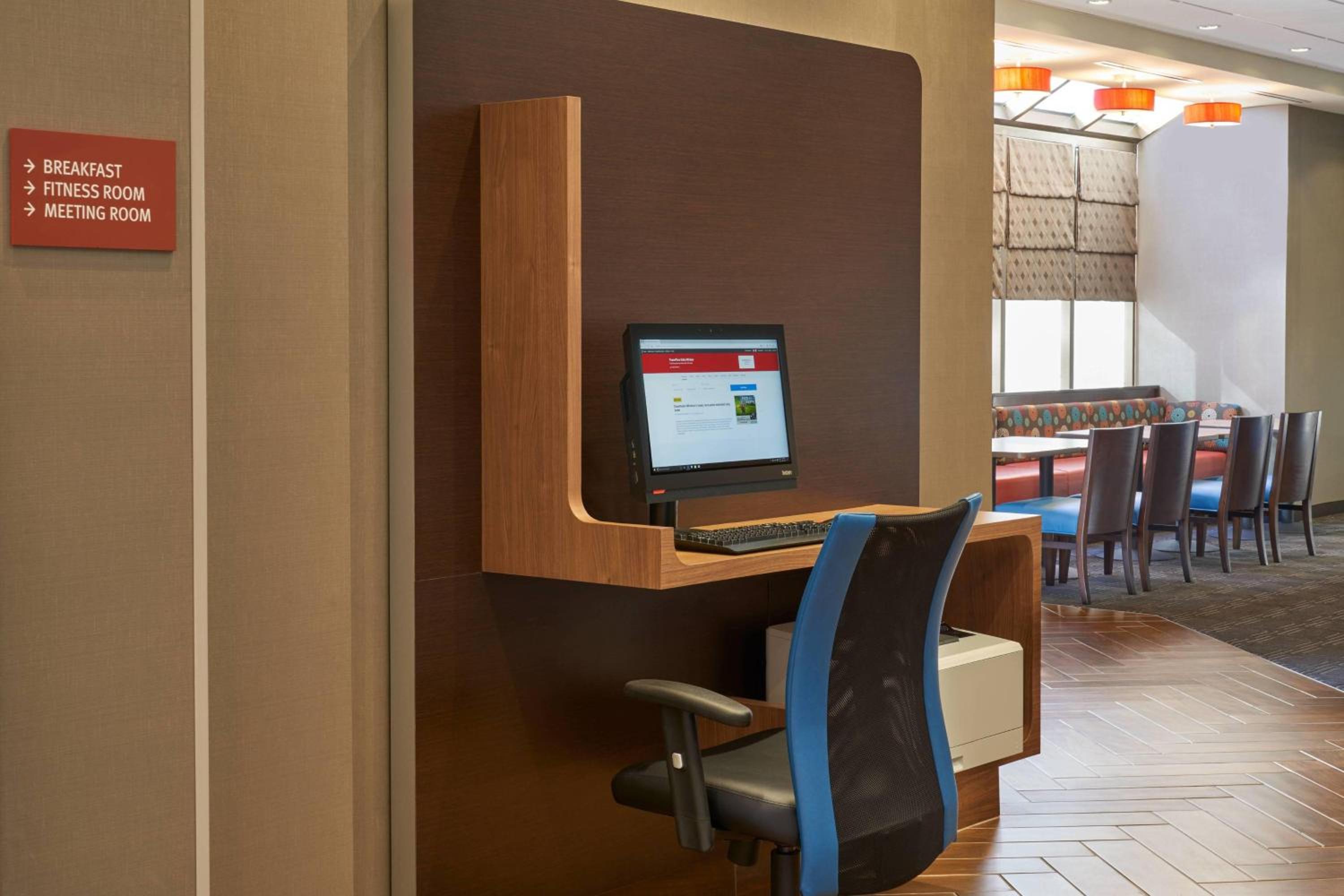 Windsor Vacations - TownePlace Suites by Marriott Windsor - Property Image 9