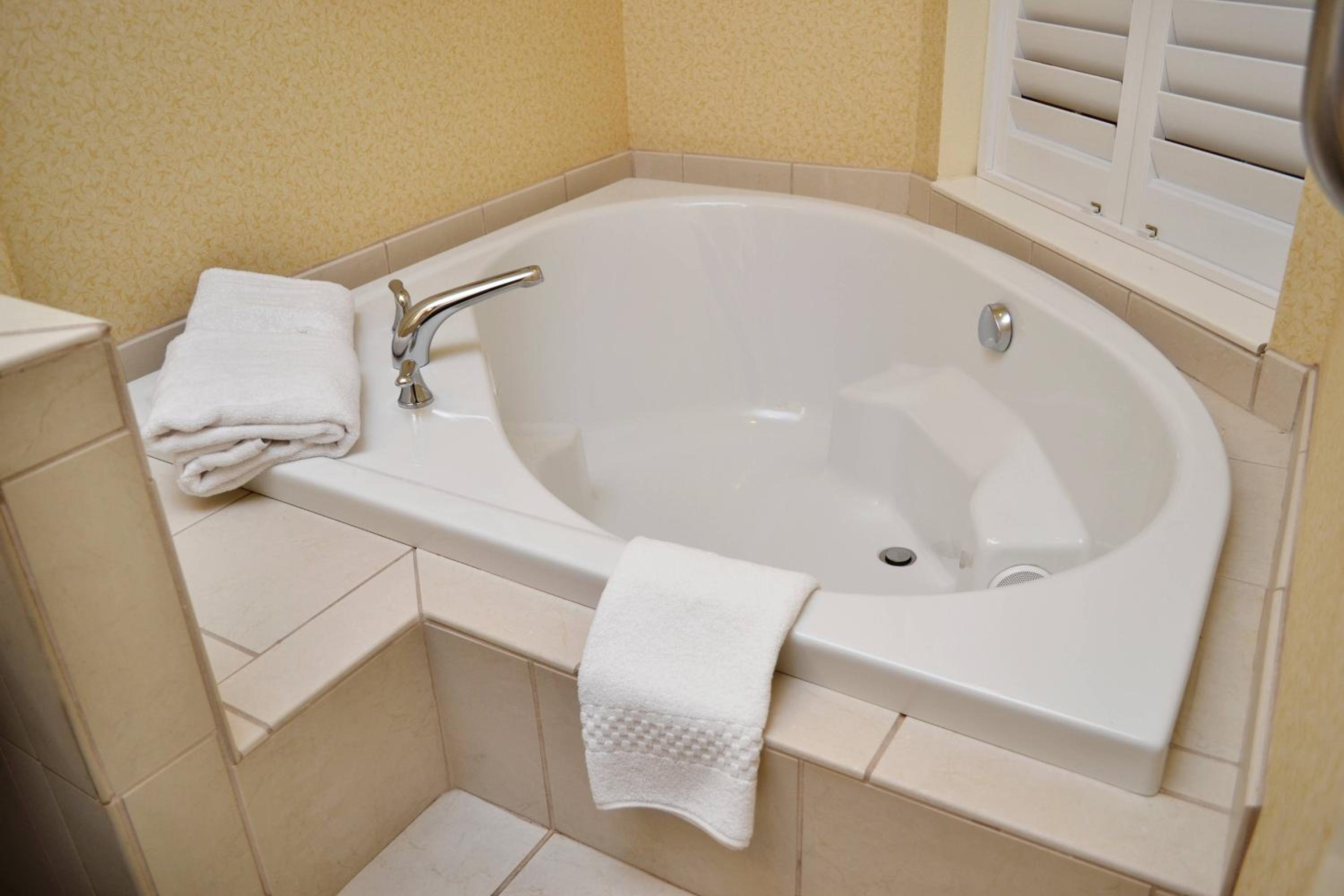 Effingham Vacations - Fairfield Inn  Suites Effingham - Property Image 5