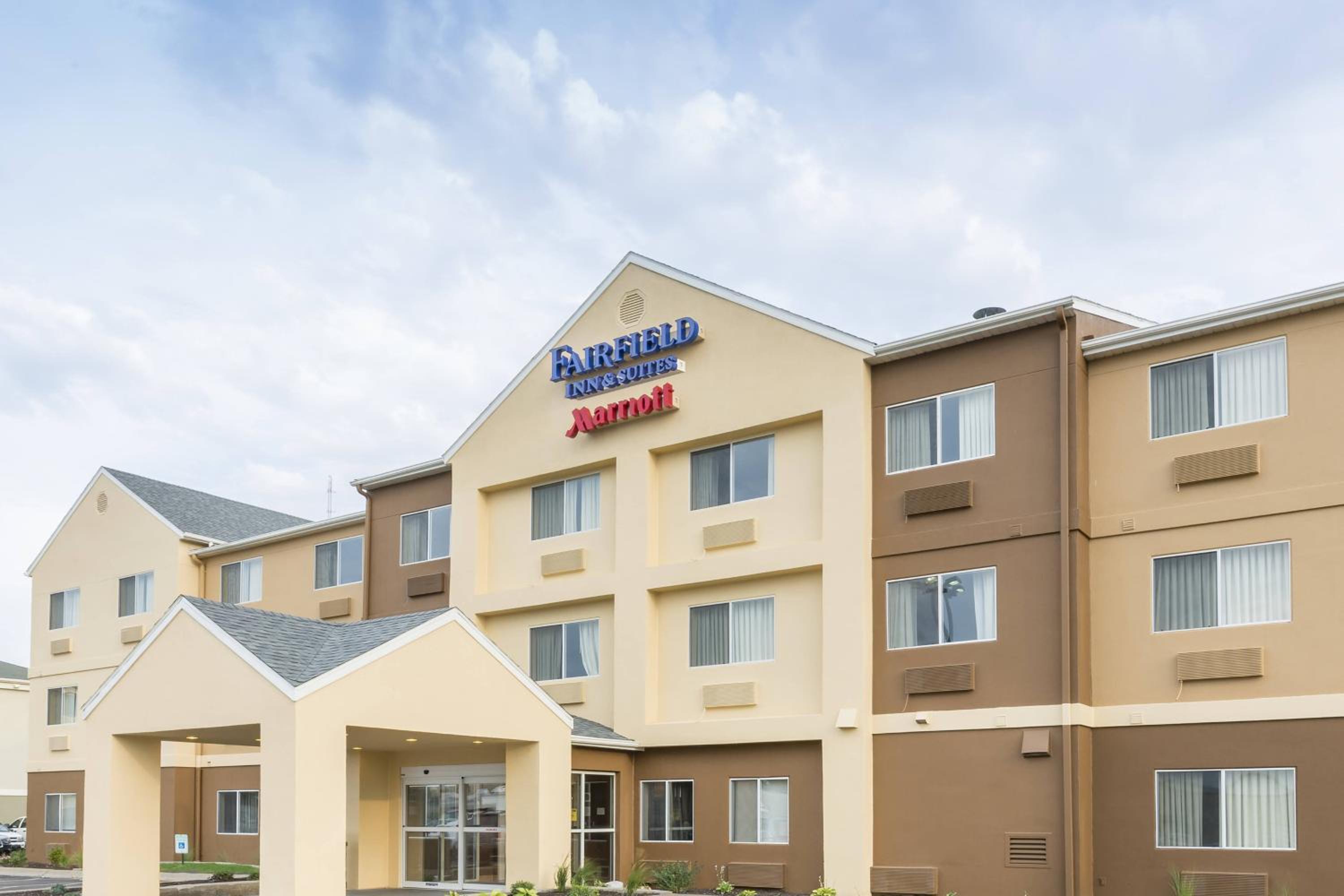 Hotel Fairfield Inn & Suites Lincoln - Image 1