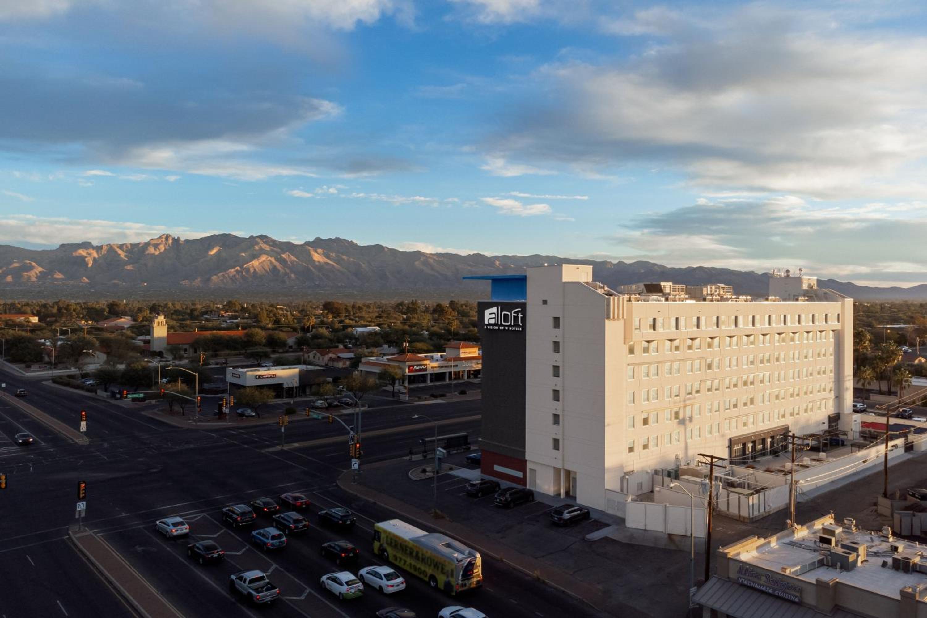 Hotel Aloft Tucson University - Image 1