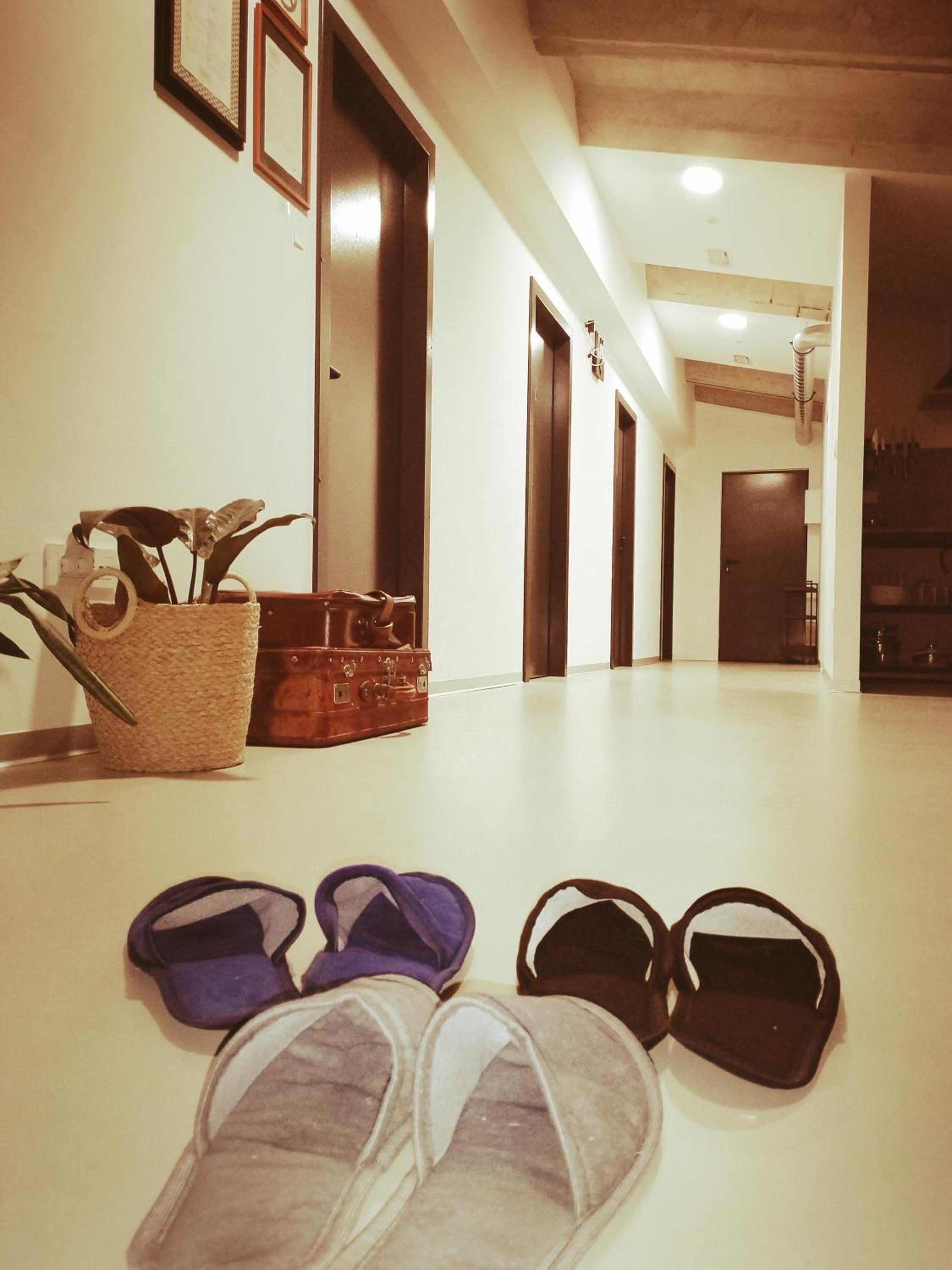 GARAGE HOSTEL view 4