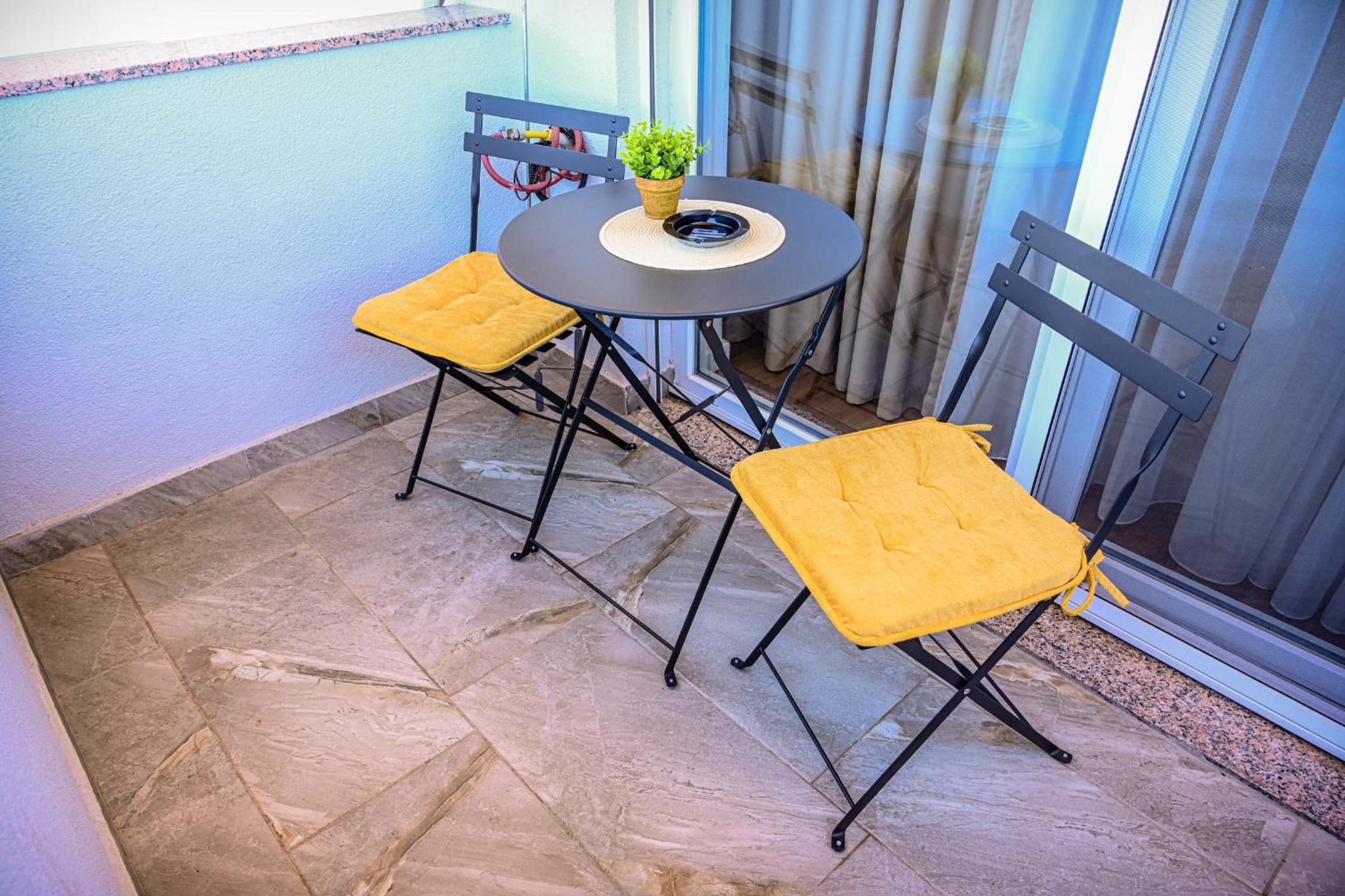 New Central Apartment photo 4