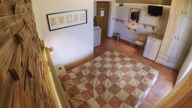 Ladario Studios