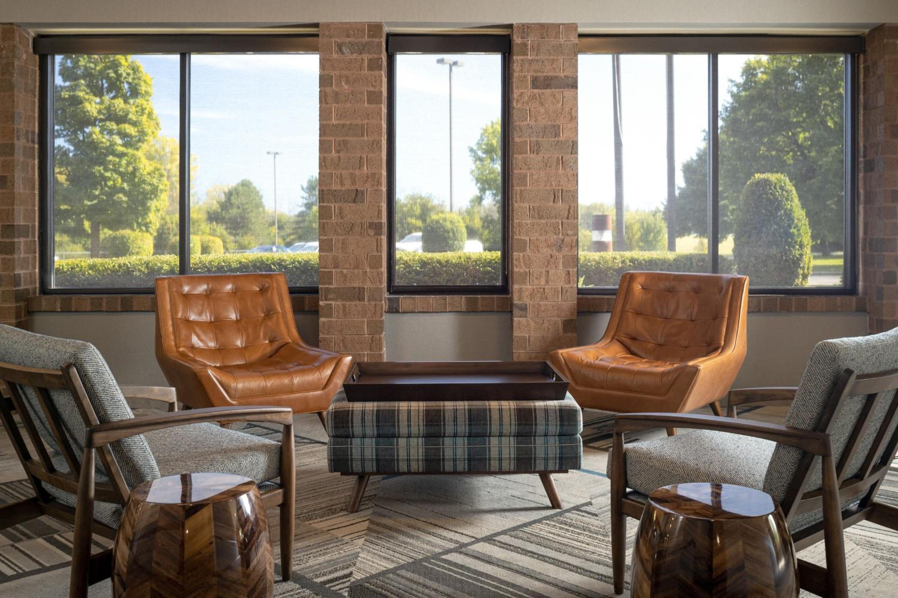 Four Points by Sheraton Milwaukee North Shore - Property Image 2