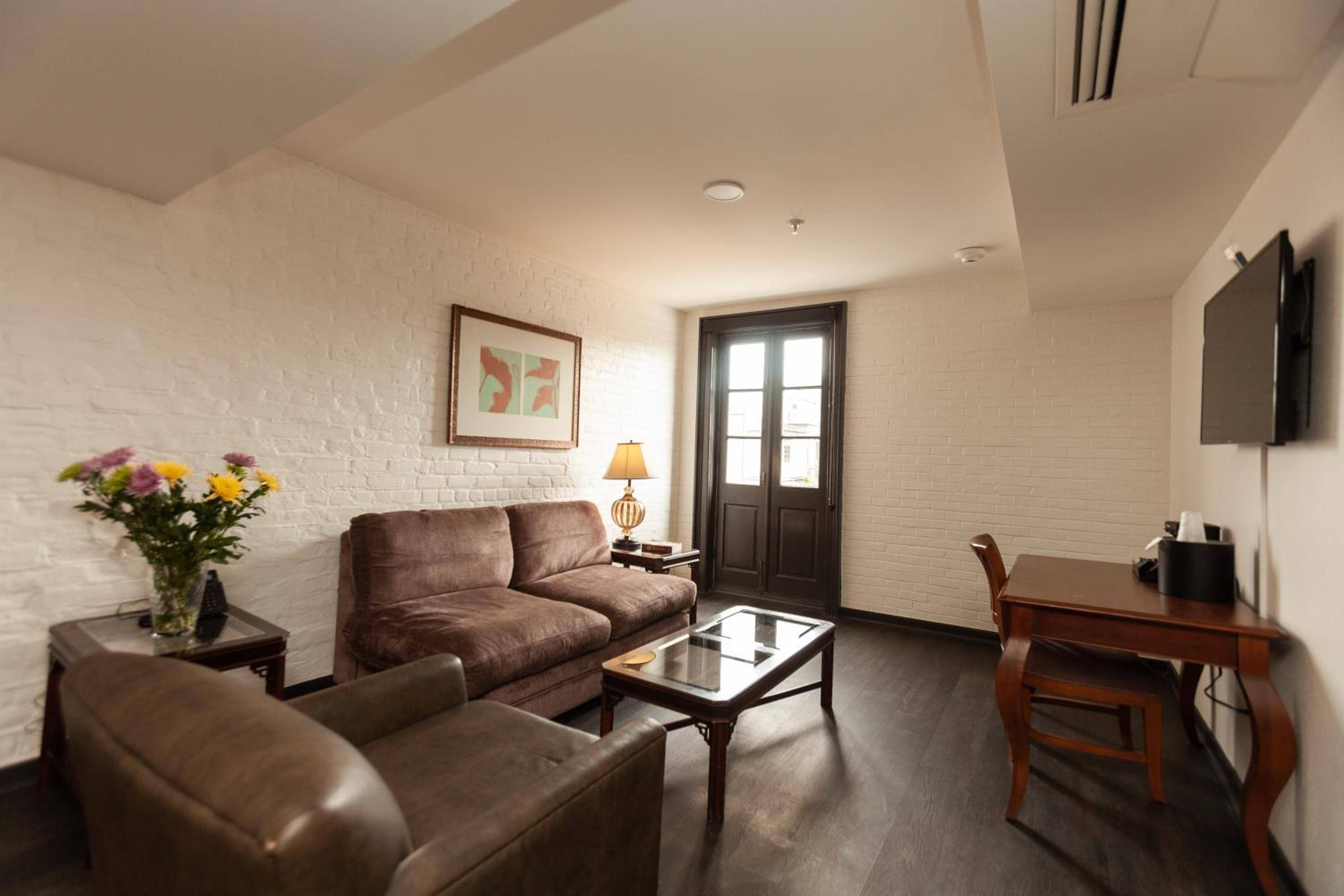 New Orleans Vacations - Le Richelieu Hotel in the French Quarter - Property Image 13