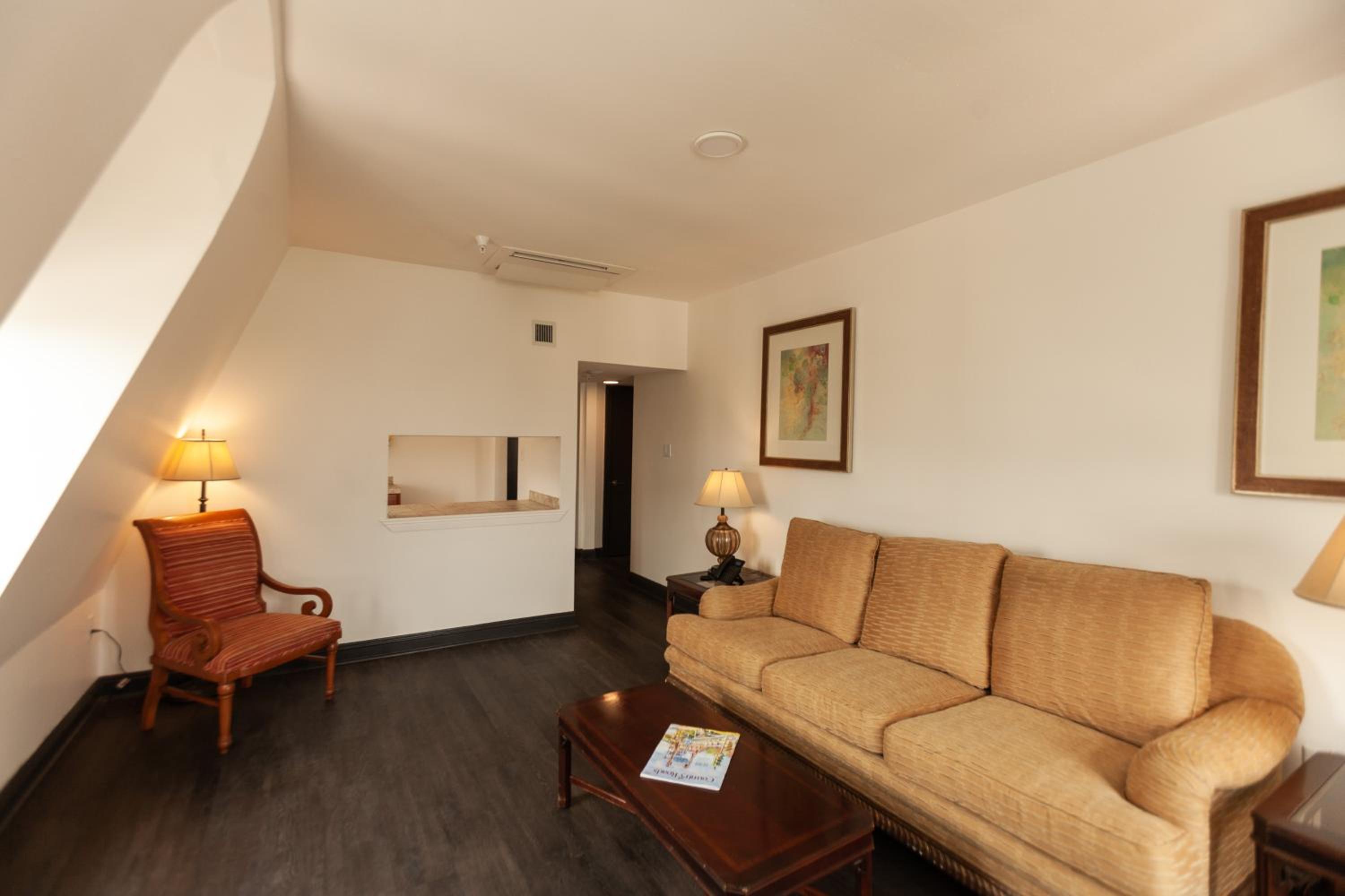 New Orleans Vacations - Le Richelieu Hotel in the French Quarter - Property Image 36