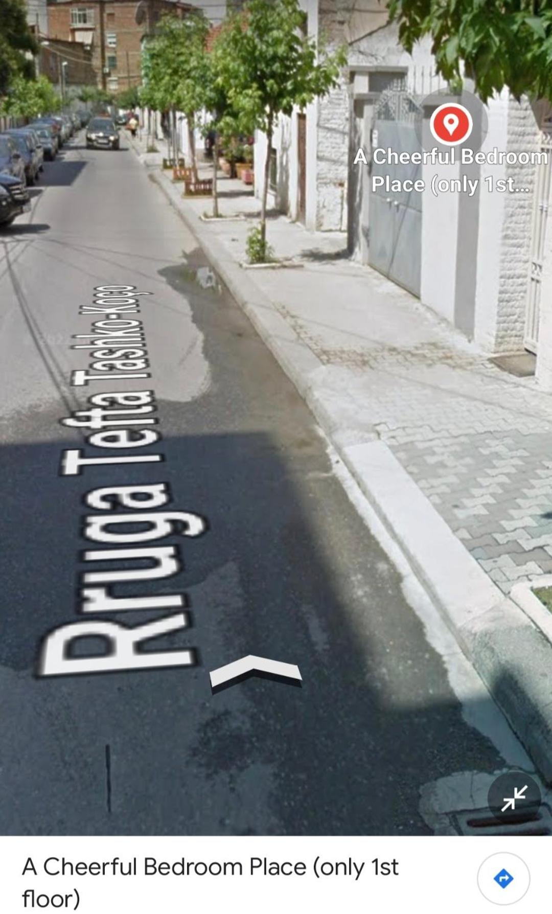 A Cheerful villa with free parking space