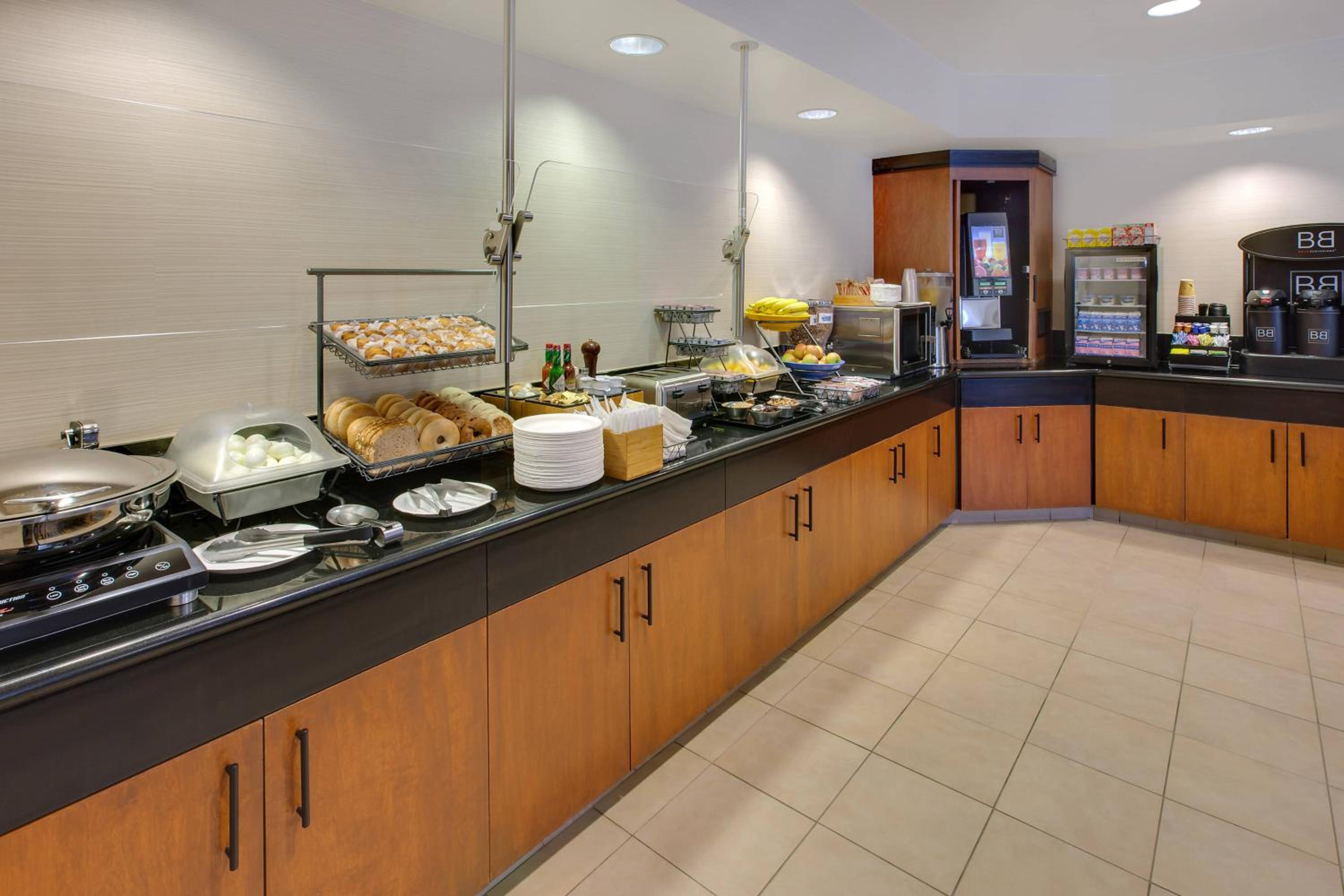 Fairfield Inn  Suites by Marriott San Francisco Airport - Property Image 4