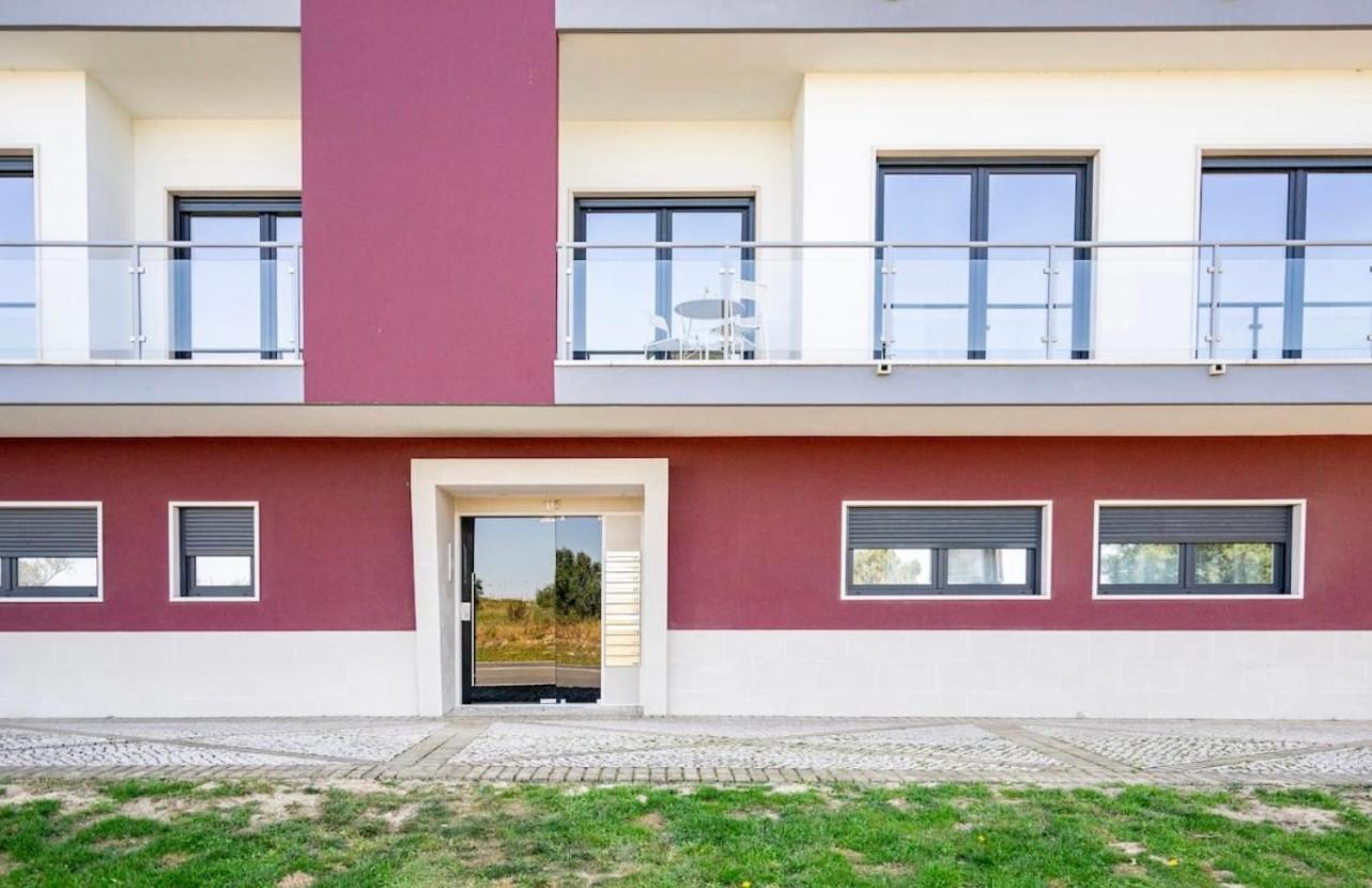 Hotel Modern Double Room with Private Balcony - Image 1