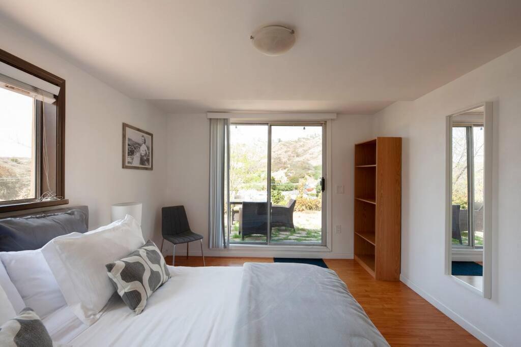 30 PCT OFF!! Limited Time! Malibu Serene Cottage with King Bed, Near Beach Hiking Trails Central Malibu - Property Image 1